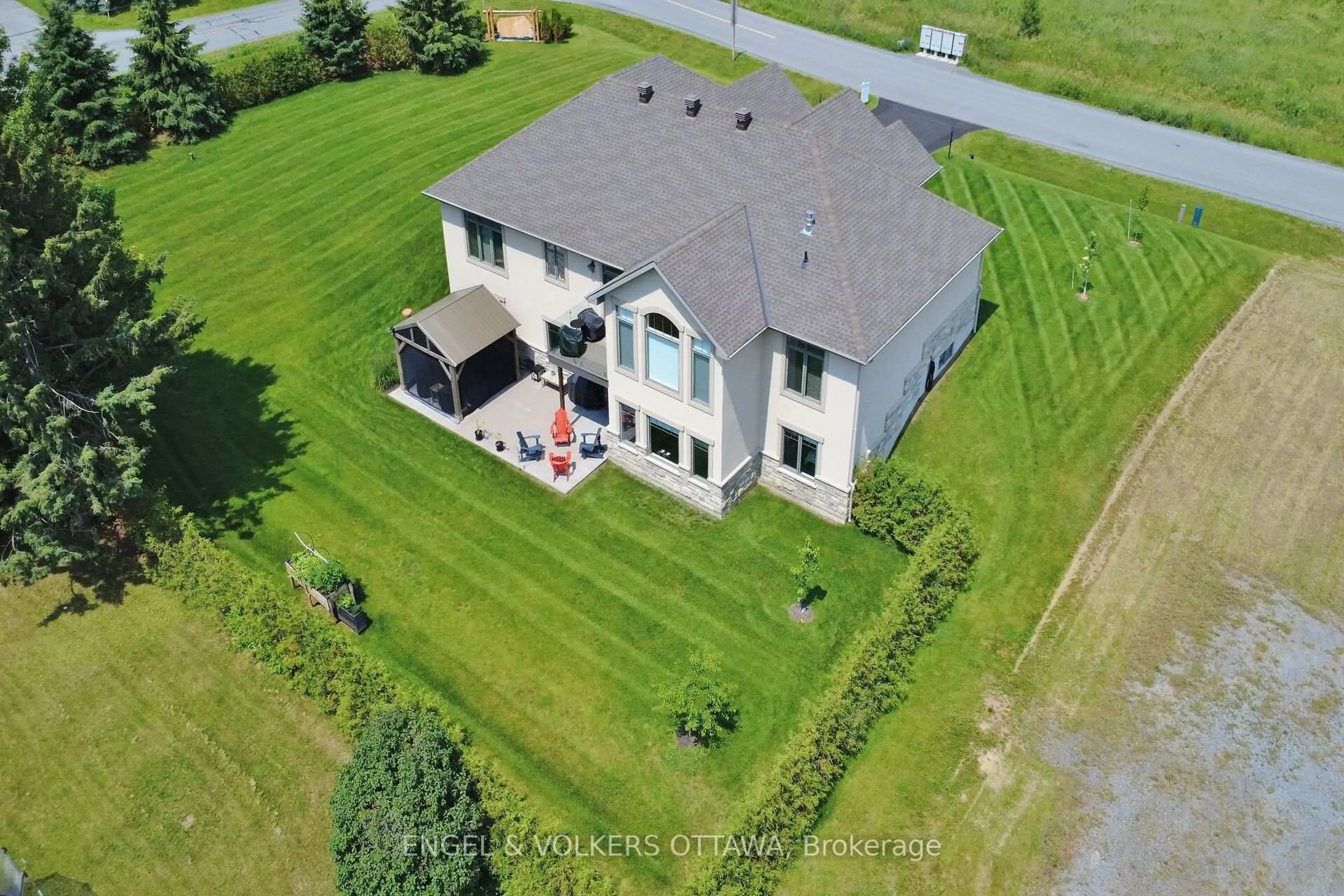 A pic from outside/outdoor area/front of a property/back of a property/a pic from drone, building for 100 Lake Trail Rd, Greely Ontario K4P 2G2