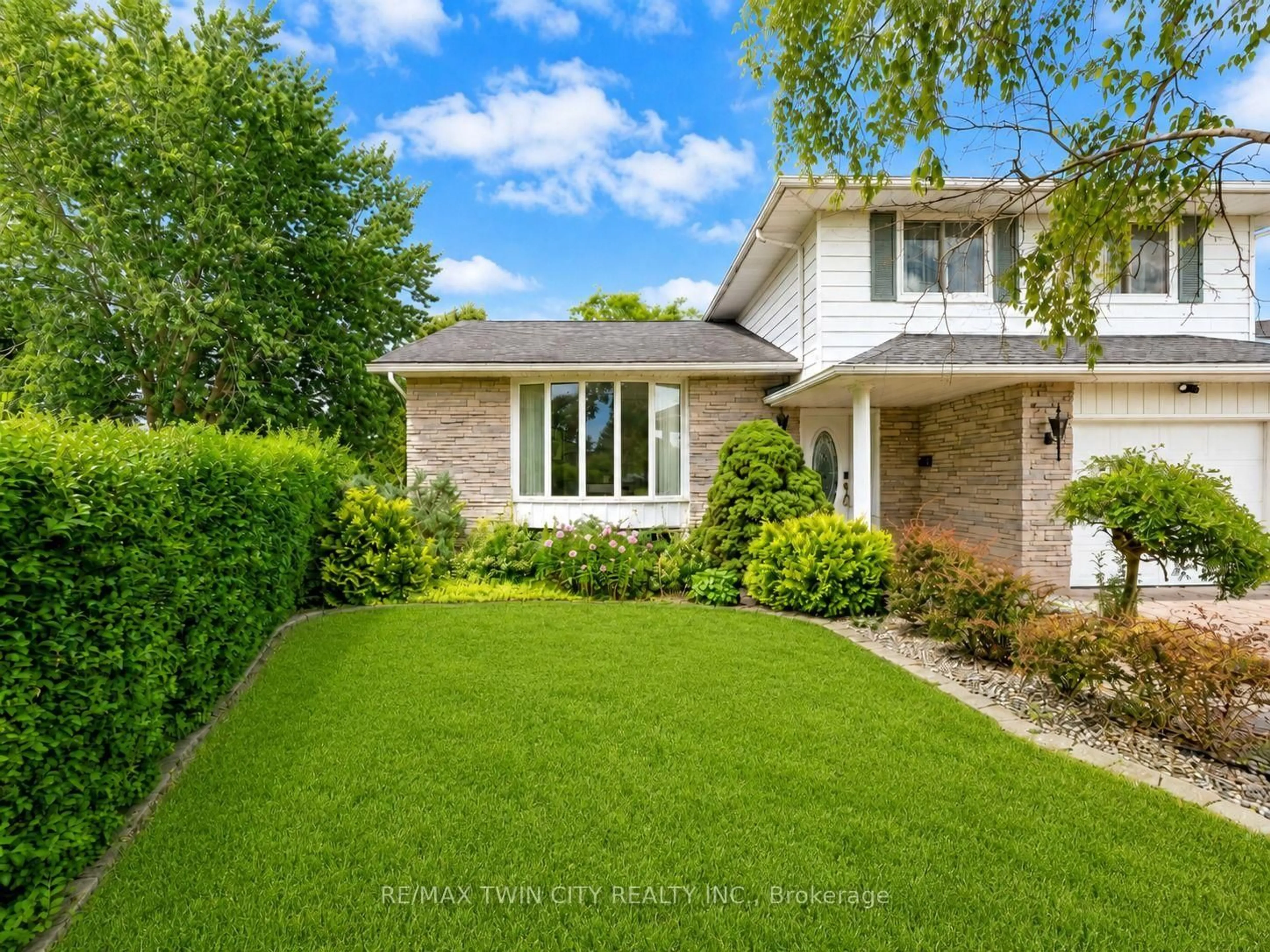 Unknown for 46 Lombardy Crt, Kitchener Ontario N2M 1W7