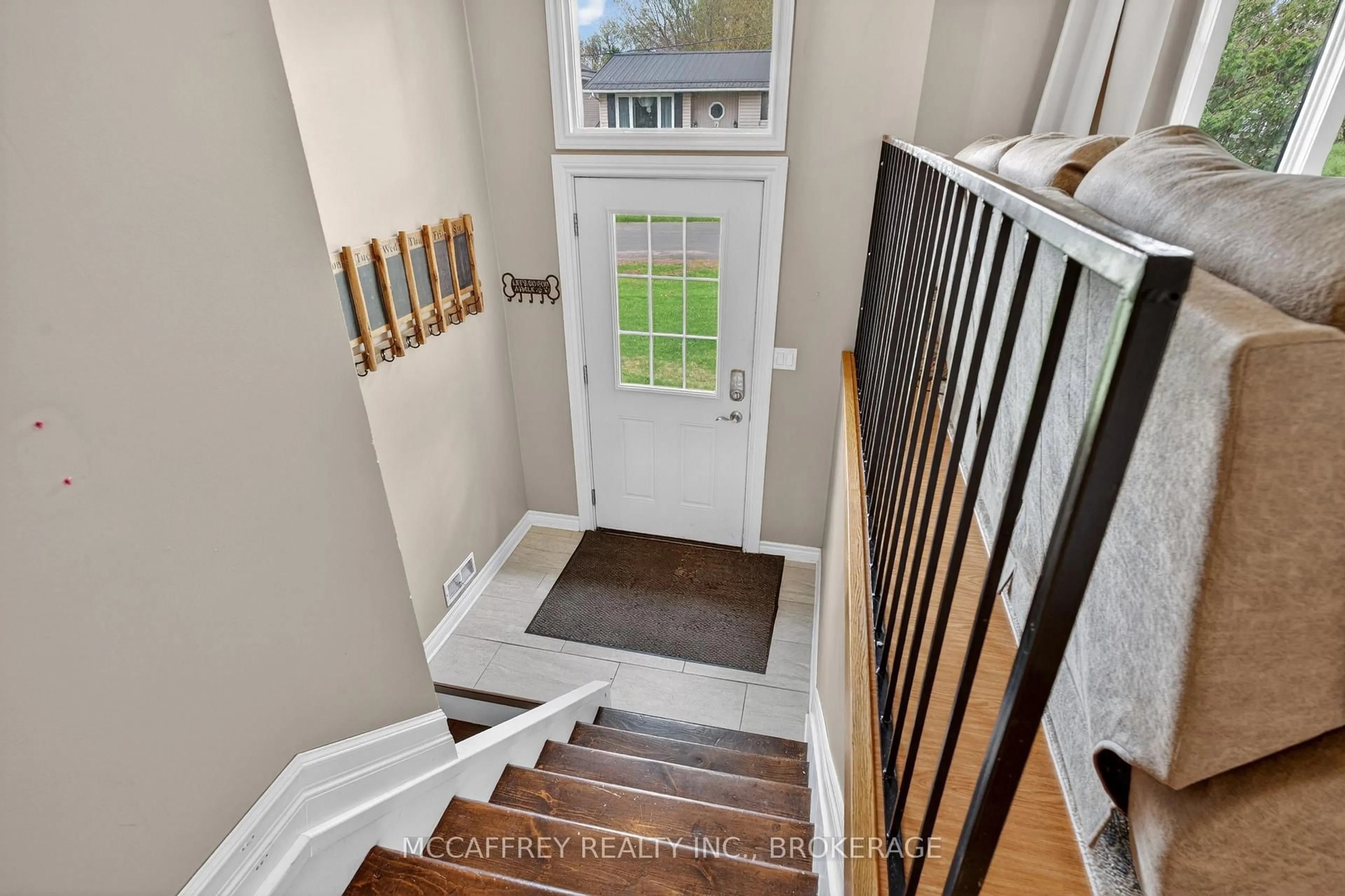 Indoor entryway for 38 William St, Newburgh Ontario K0K 2S0