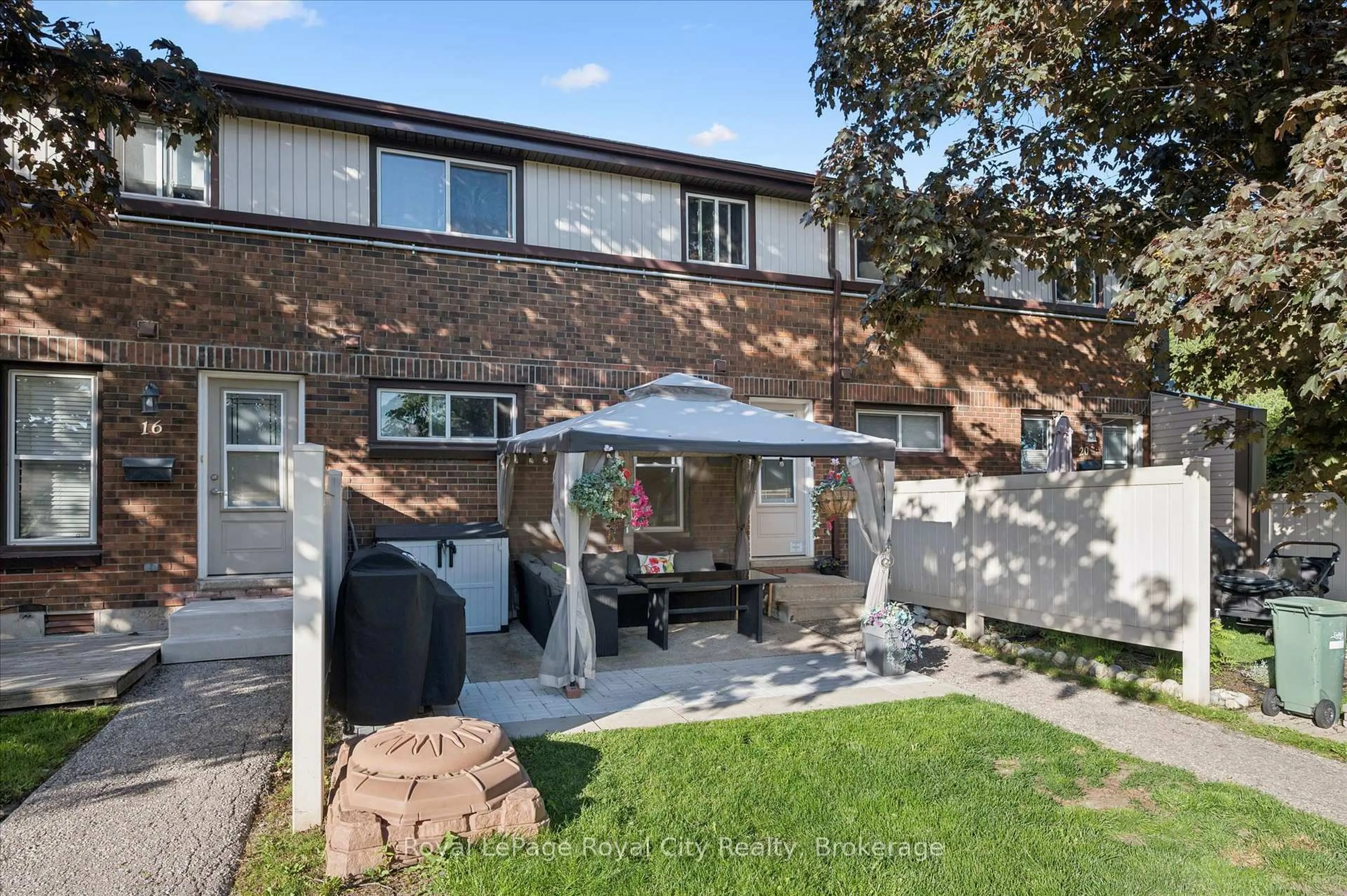 A pic from outside/outdoor area/front of a property/back of a property/a pic from drone, street for 80 BURNS Dr #18, Guelph Ontario N1H 6V9