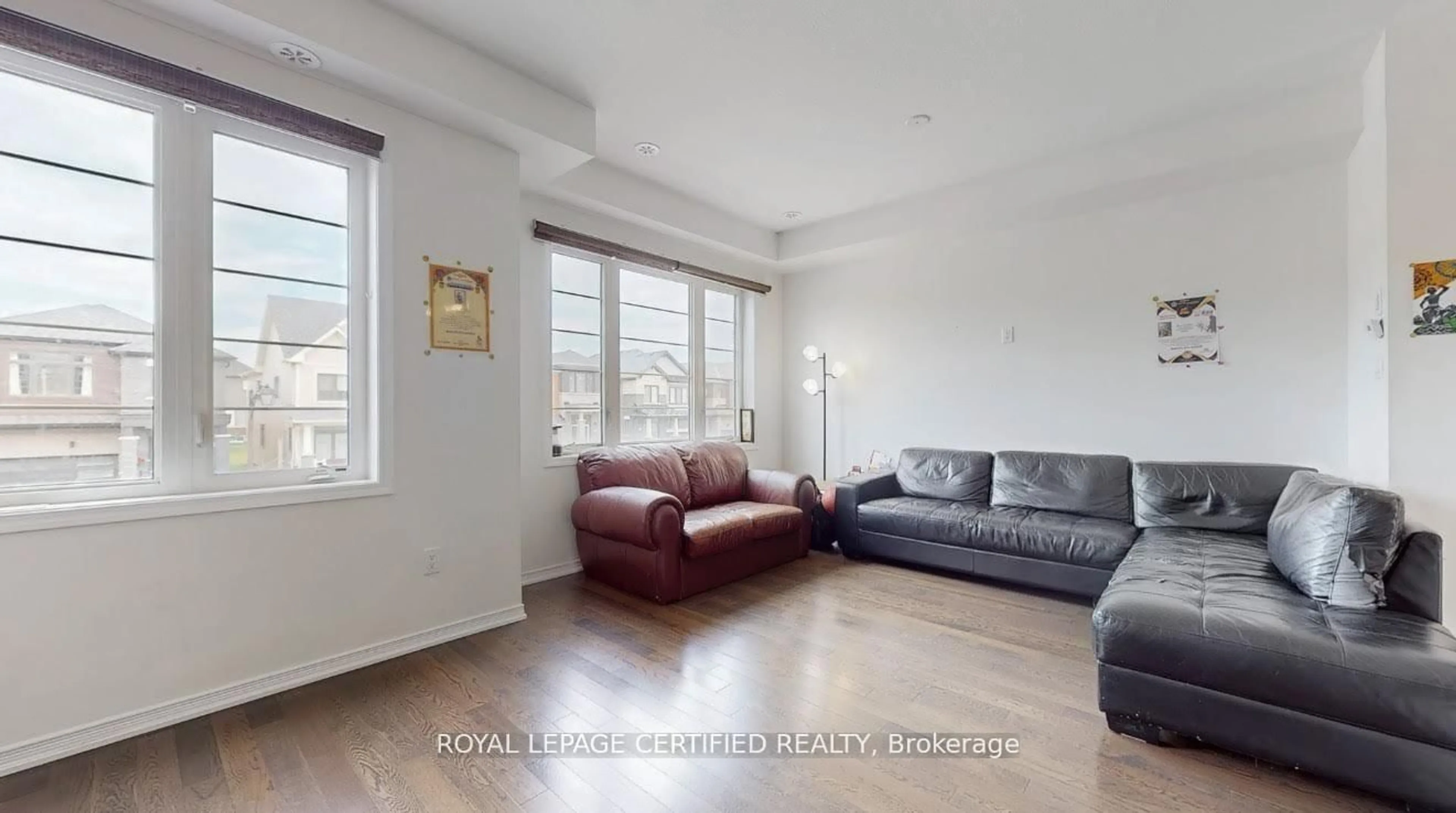 Living room with furniture, unknown for 65 Holder Dr, Brantford Ontario N3T 0W8