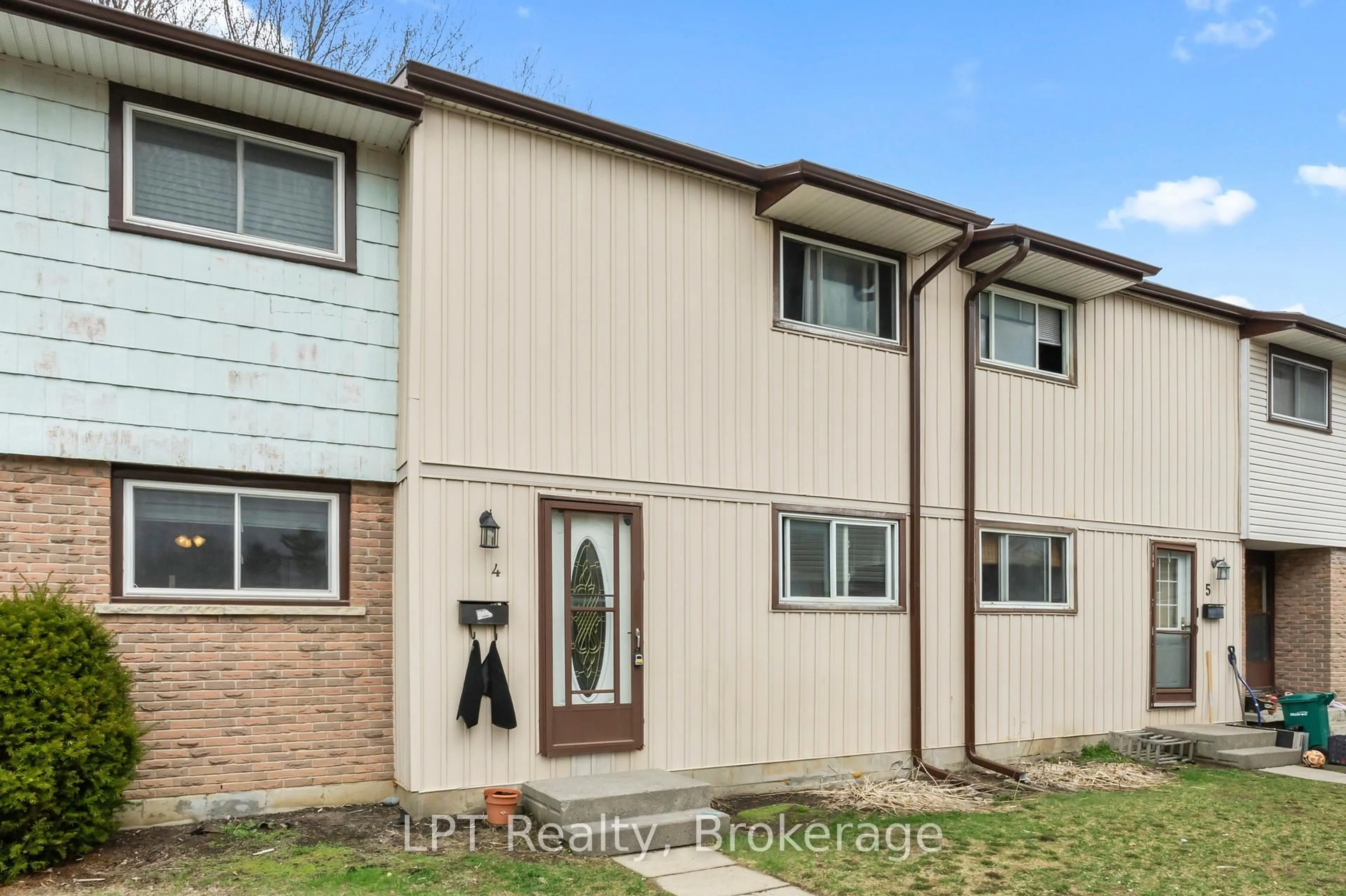 Home with vinyl exterior material, street for 4 Tiffany Pl #4, Quinte West Ontario K8V 6A3