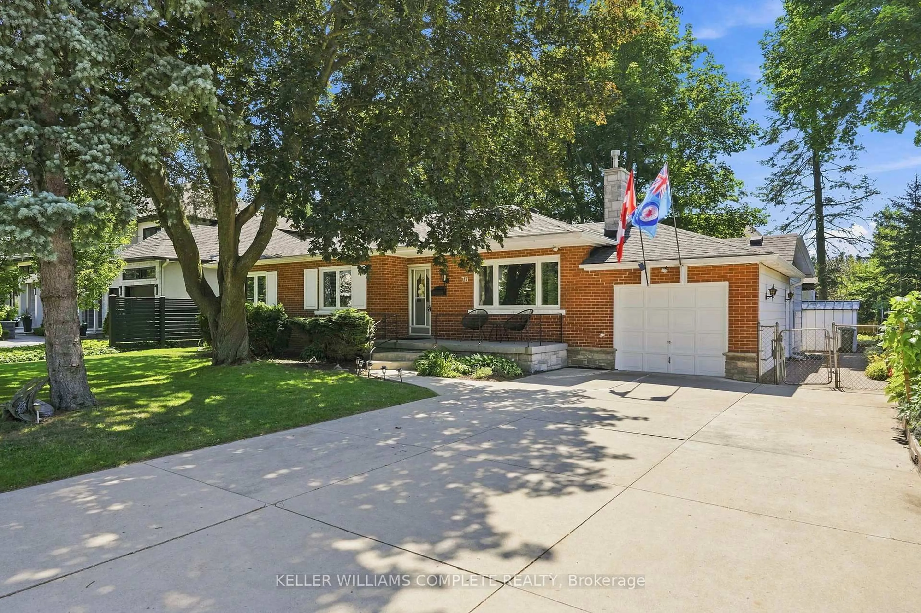 Home with brick exterior material, street for 70 Floresta Crt, Hamilton Ontario L9G 1R8