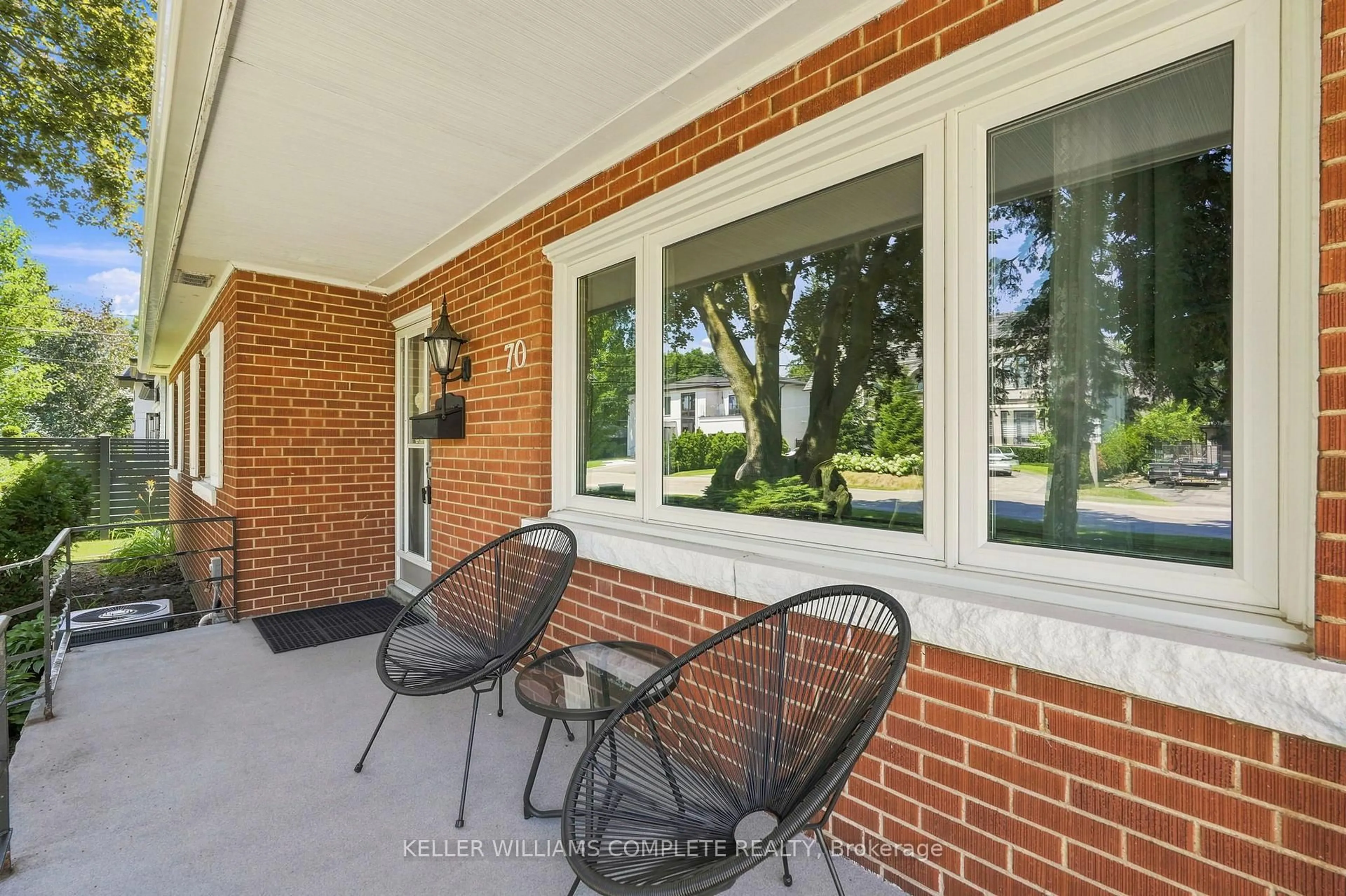Home with brick exterior material, unknown for 70 Floresta Crt, Hamilton Ontario L9G 1R8