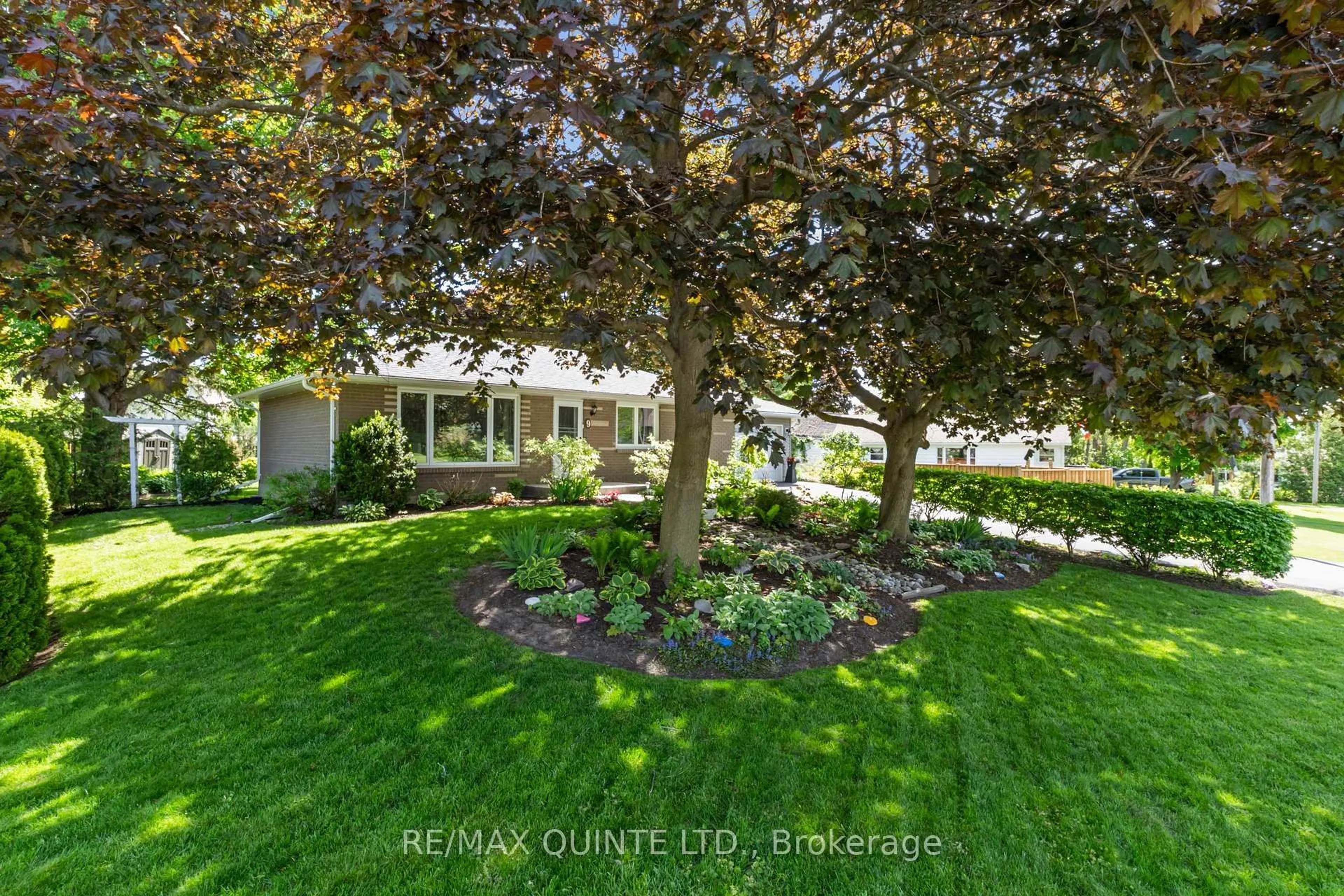 A pic from outside/outdoor area/front of a property/back of a property/a pic from drone, unknown for 9 Cheer Dr, Brighton Ontario K0K 1H0
