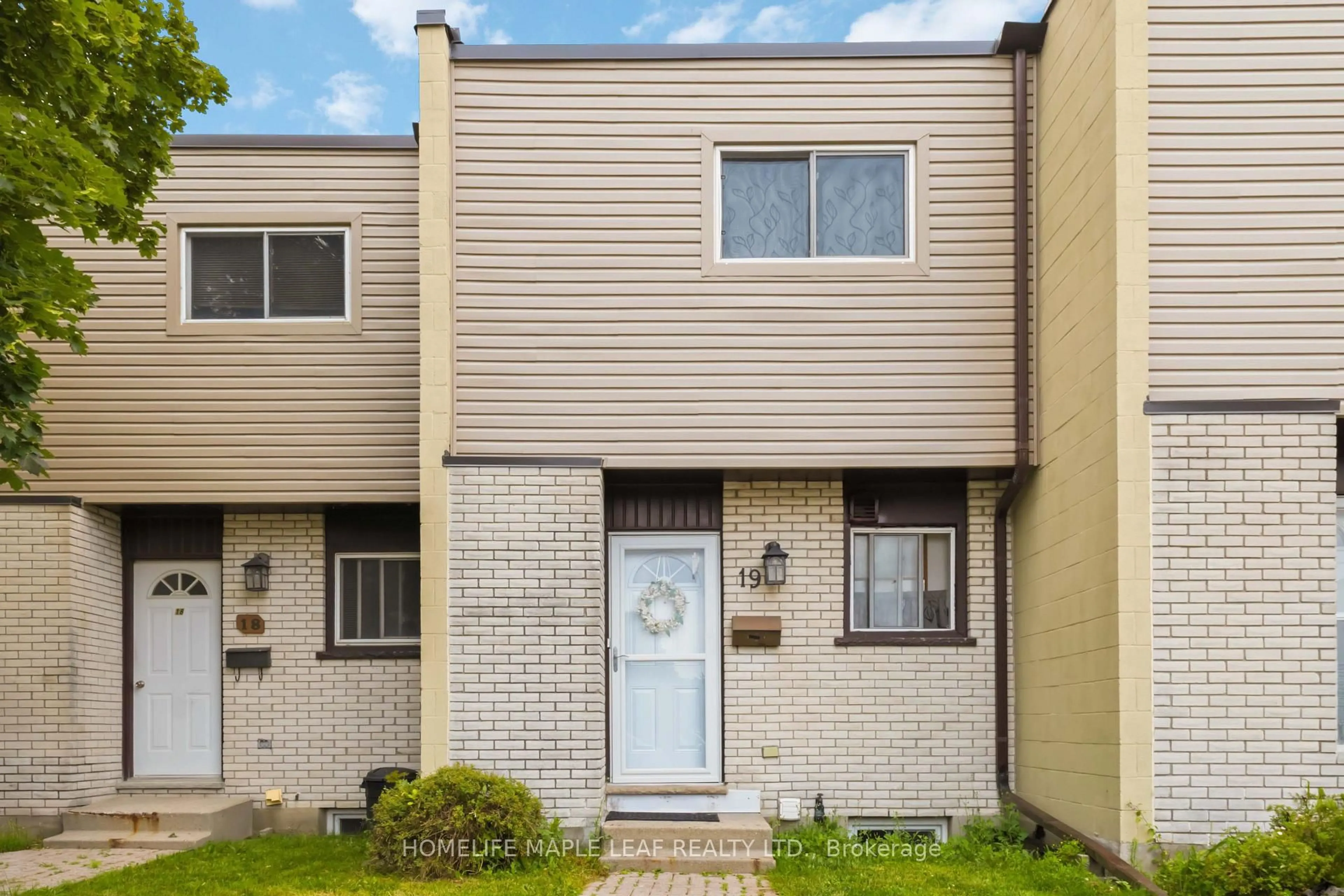 Home with vinyl exterior material, street for 178 Grulke St #19, Kitchener Ontario N2A 1T1