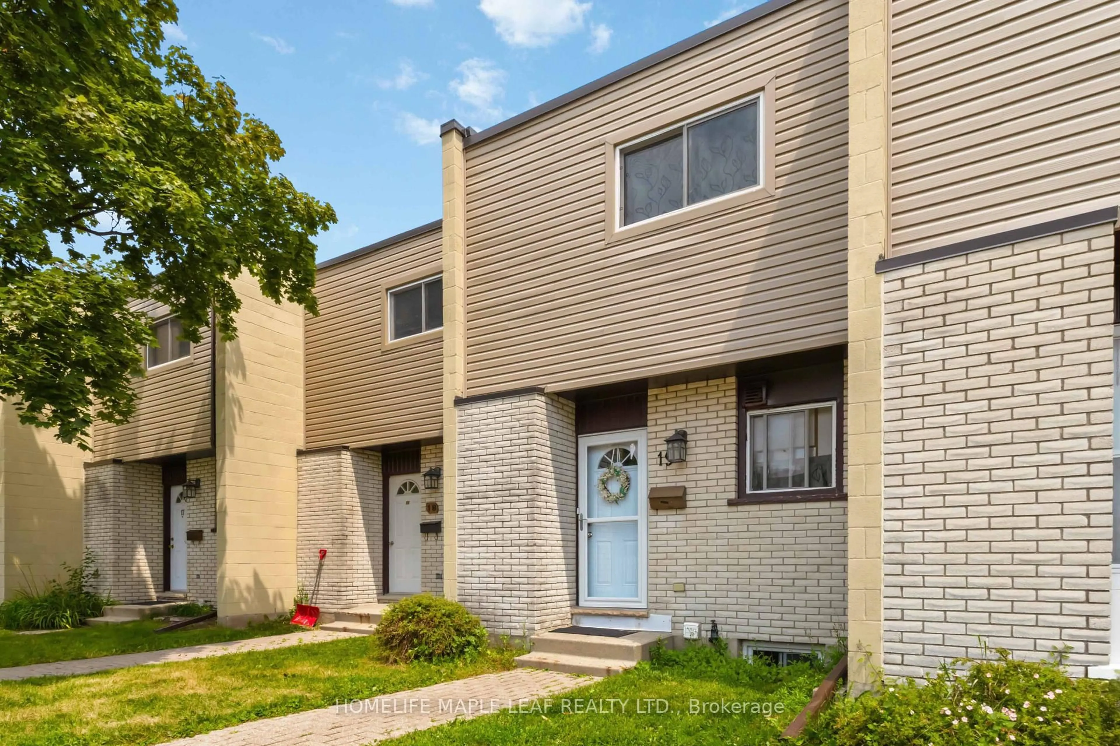 Home with vinyl exterior material, street for 178 Grulke St #19, Kitchener Ontario N2A 1T1