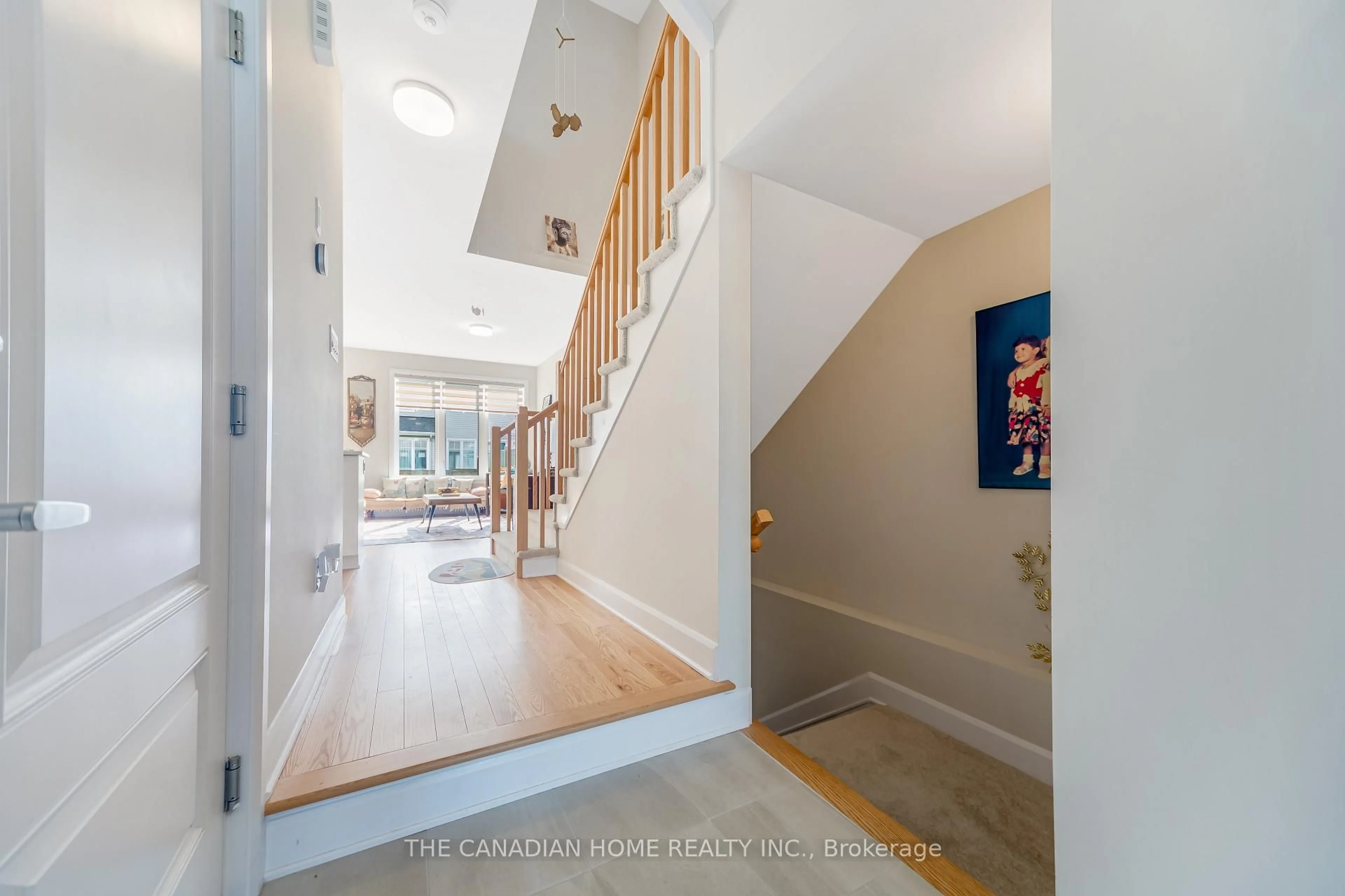 Unknown for 921 Clarkia St, Ottawa Ontario K1T 0Y2