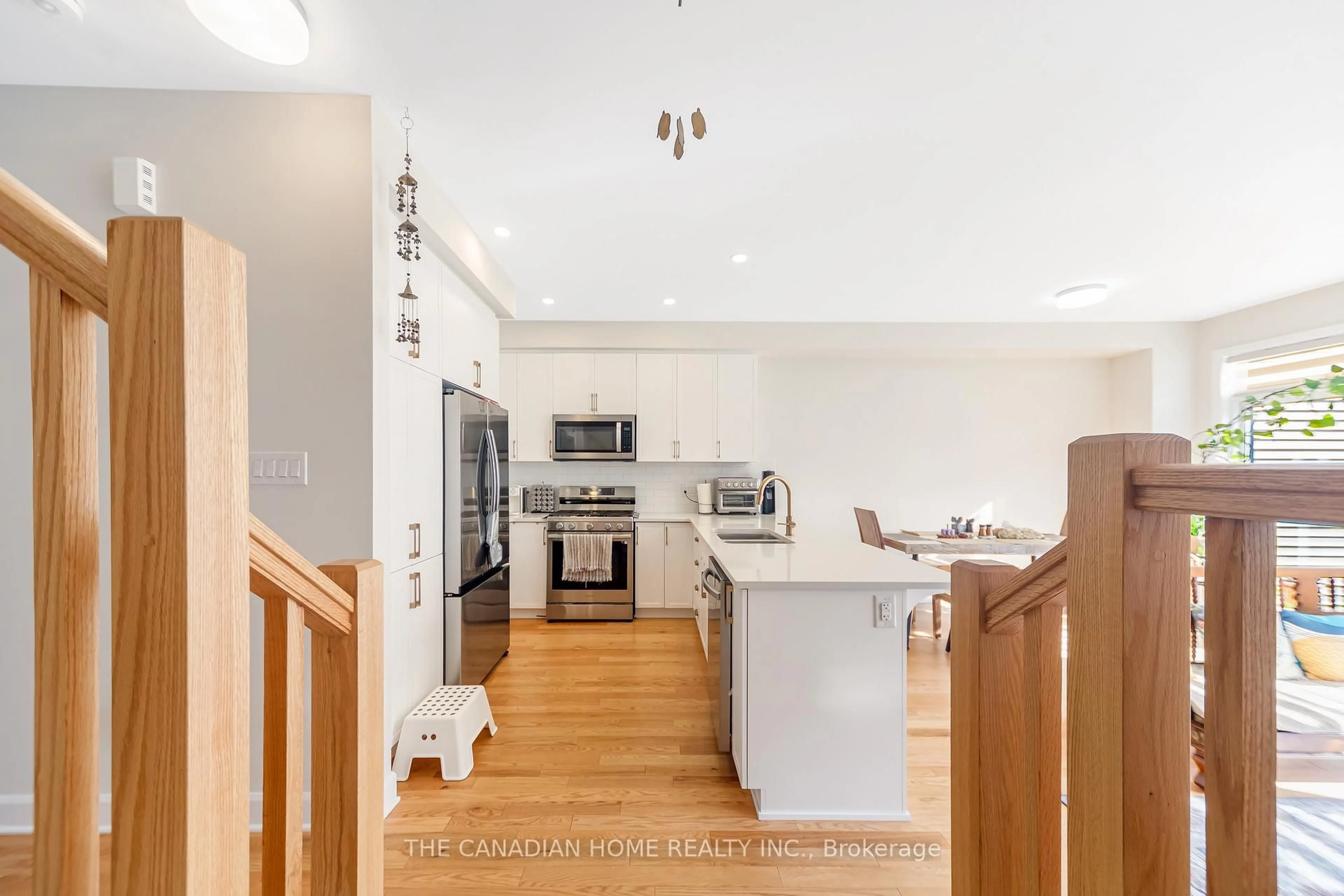 Open concept kitchen, unknown for 921 Clarkia St, Ottawa Ontario K1T 0Y2