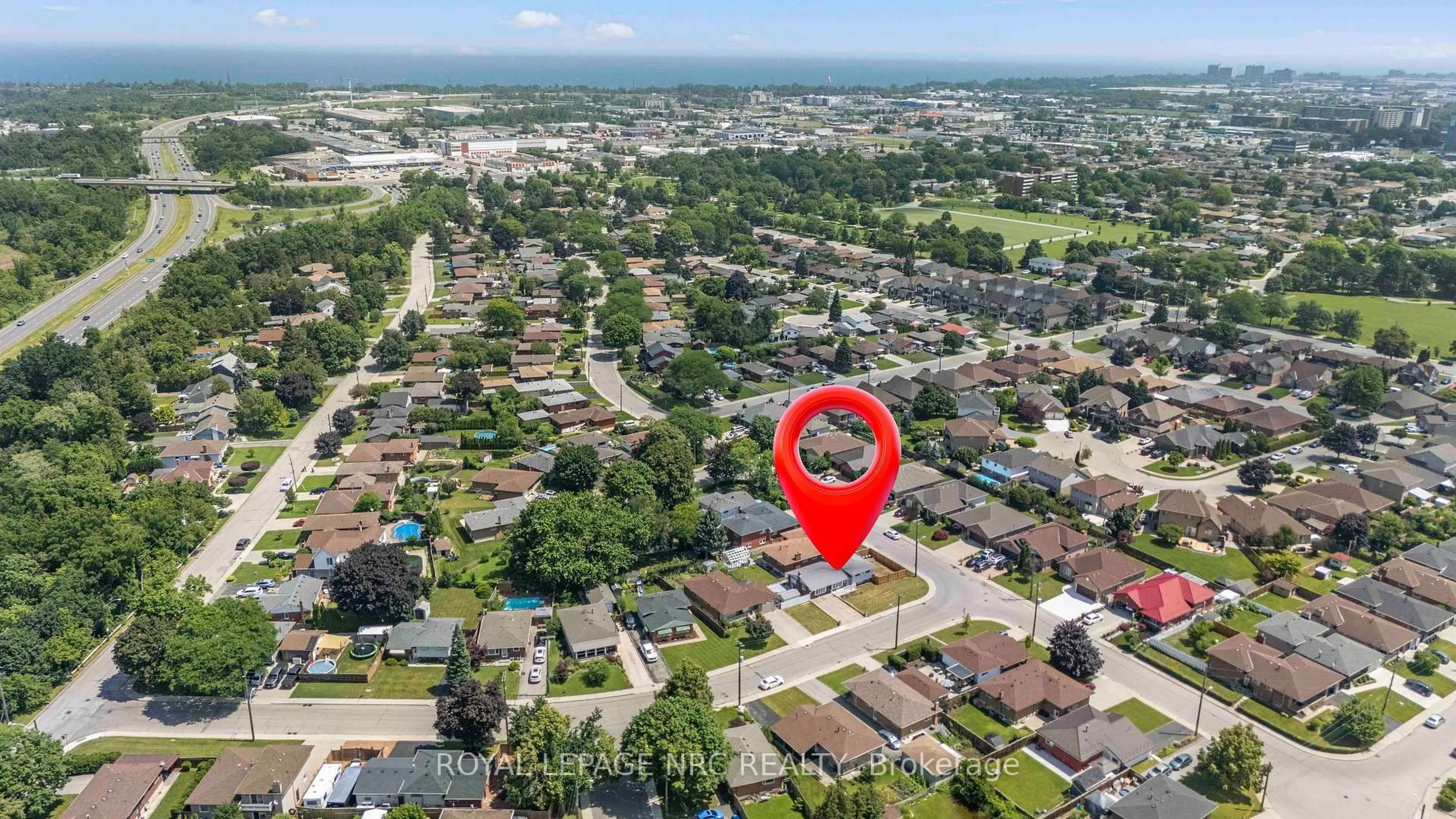 A pic from outside/outdoor area/front of a property/back of a property/a pic from drone, street for 35 Eugene St, Hamilton Ontario L8H 2R1
