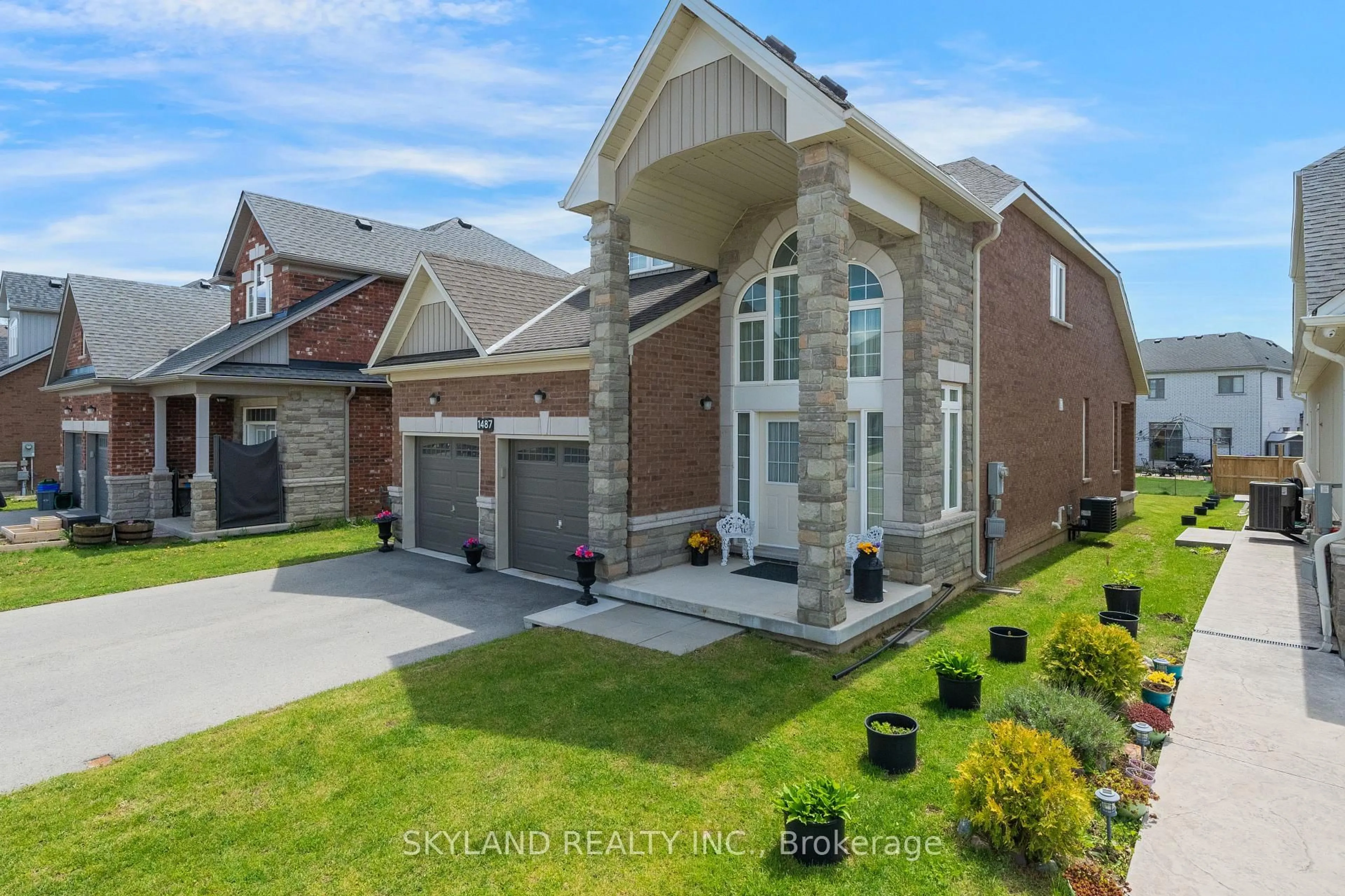 Home with brick exterior material, street for 1487 Marina Dr, Fort Erie Ontario L2A 0C7