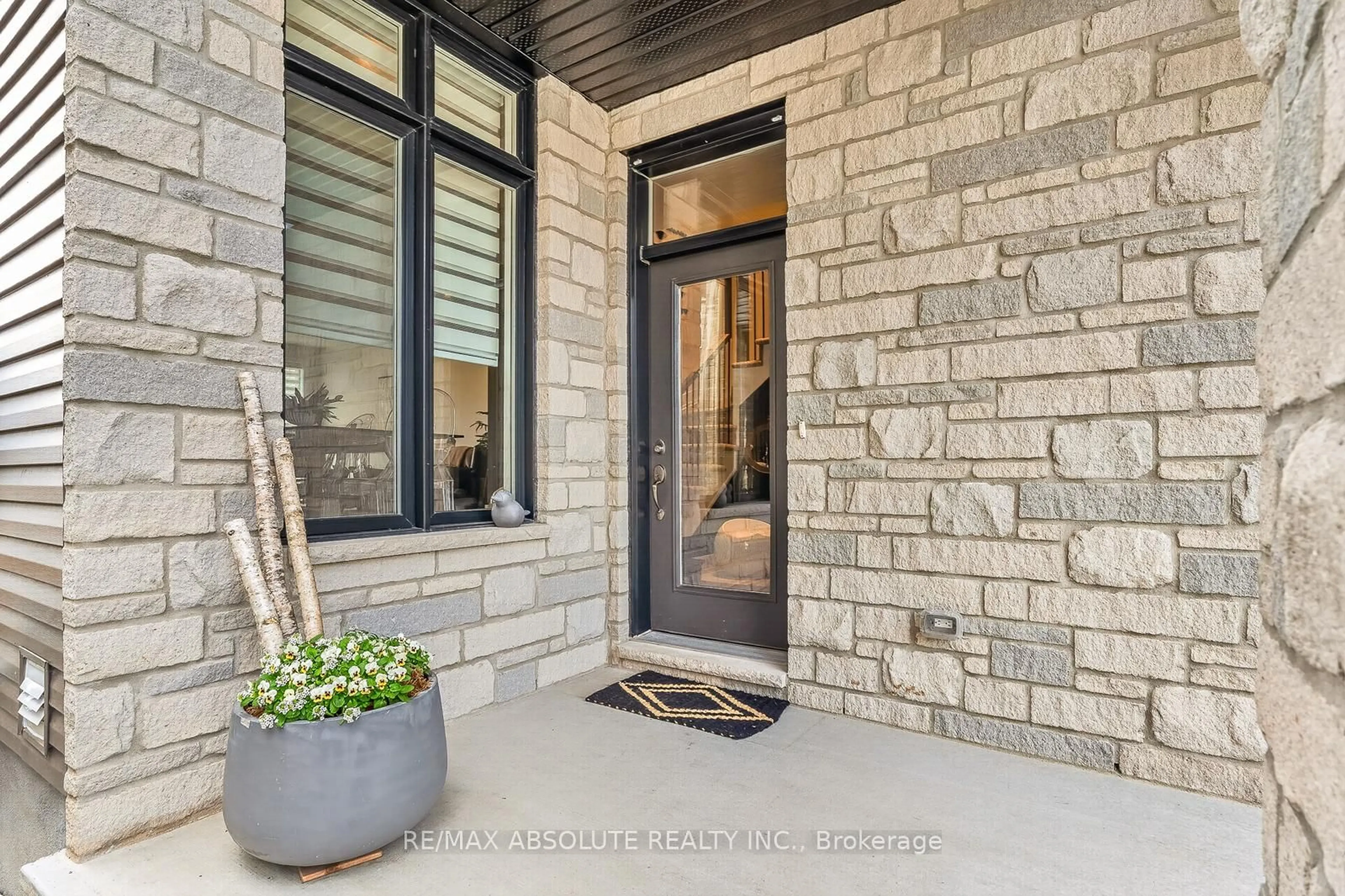 Indoor entryway for 75 O'Donovan Dr, Carleton Place Ontario K7C 0S2