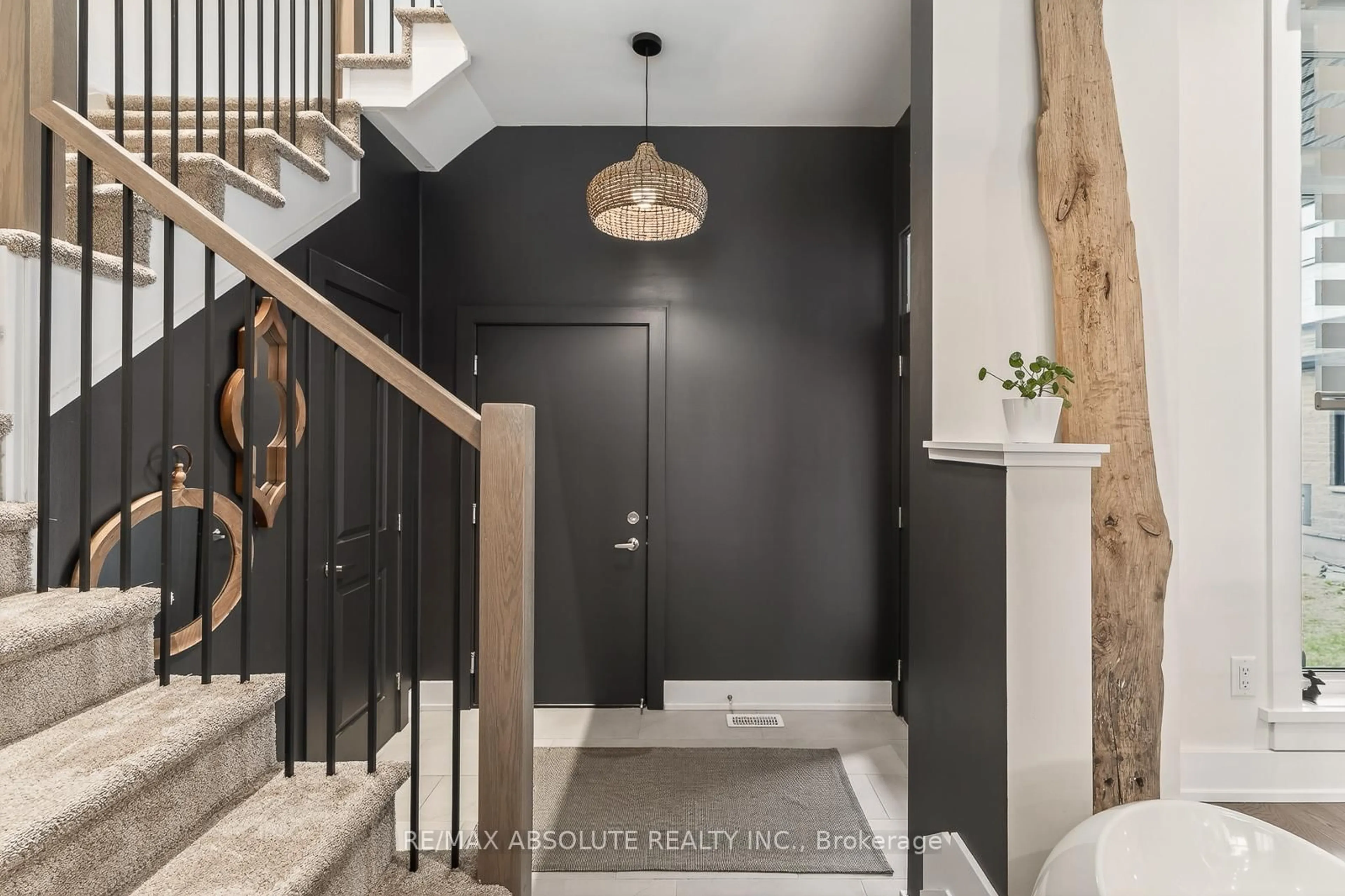 Indoor entryway for 75 O'Donovan Dr, Carleton Place Ontario K7C 0S2