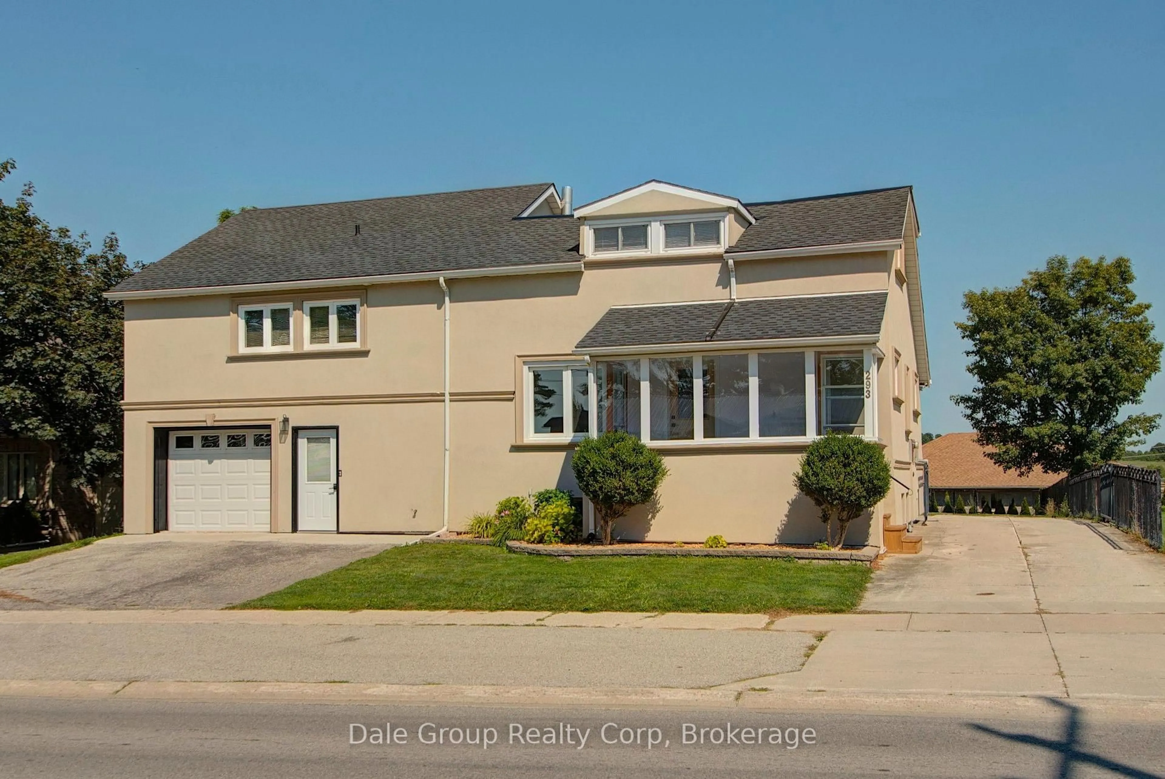 Home with vinyl exterior material, street for 293 Albert St, Central Huron Ontario N0M 1L0