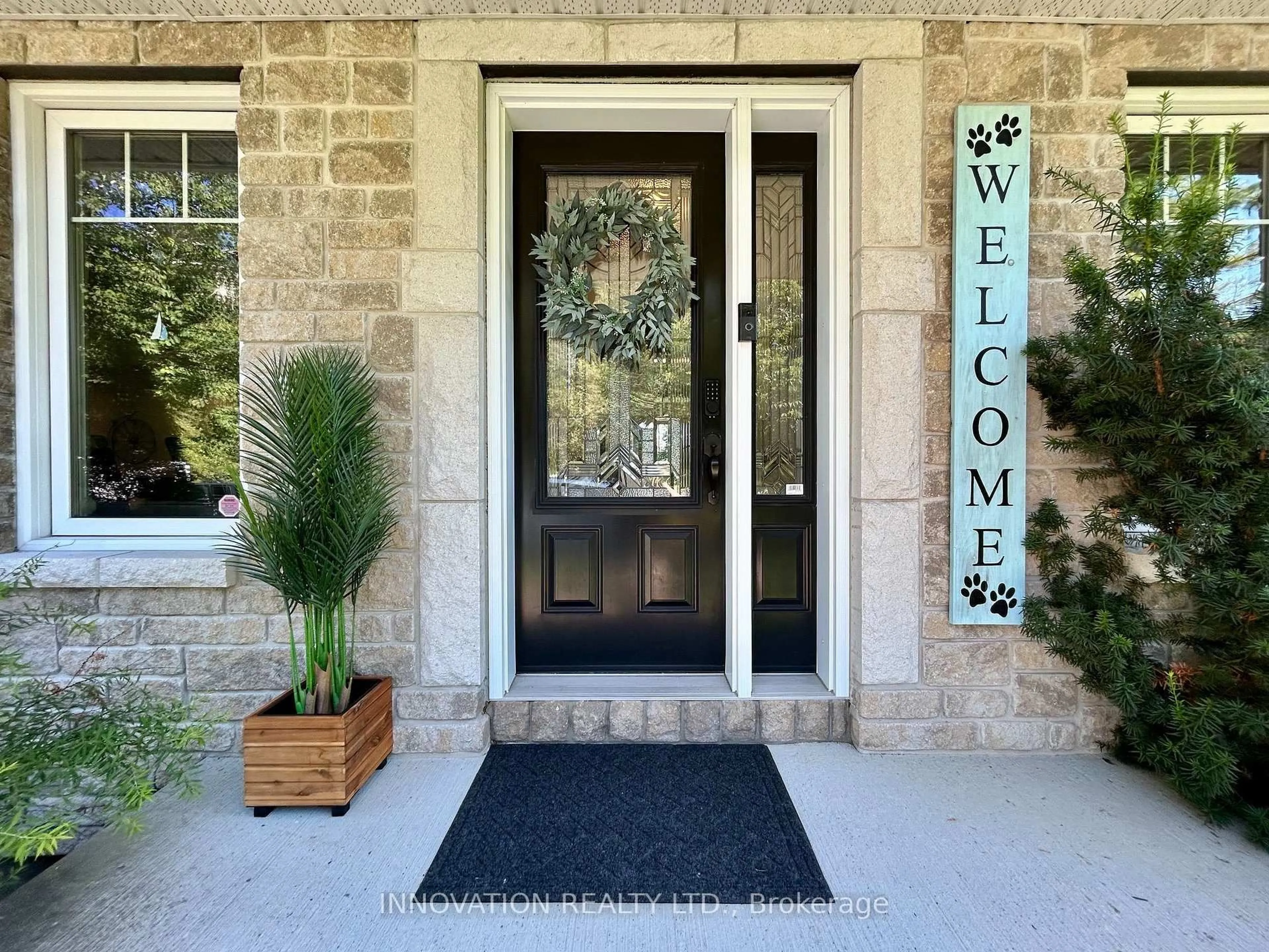 Indoor entryway for 752 Corkery Rd, Carp Ontario K0A 1L0