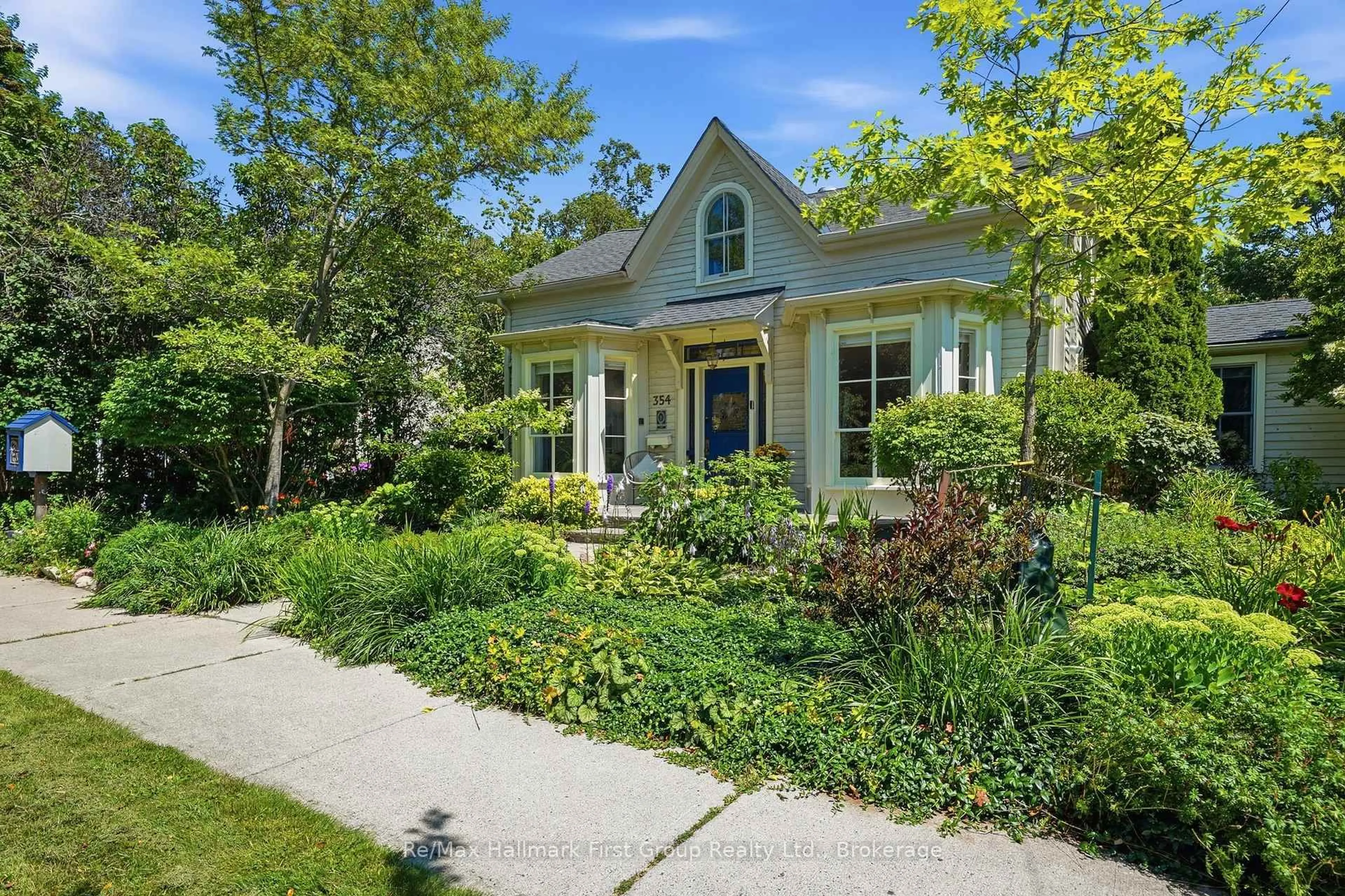 Unknown for 354 College St, Cobourg Ontario K9A 3V6