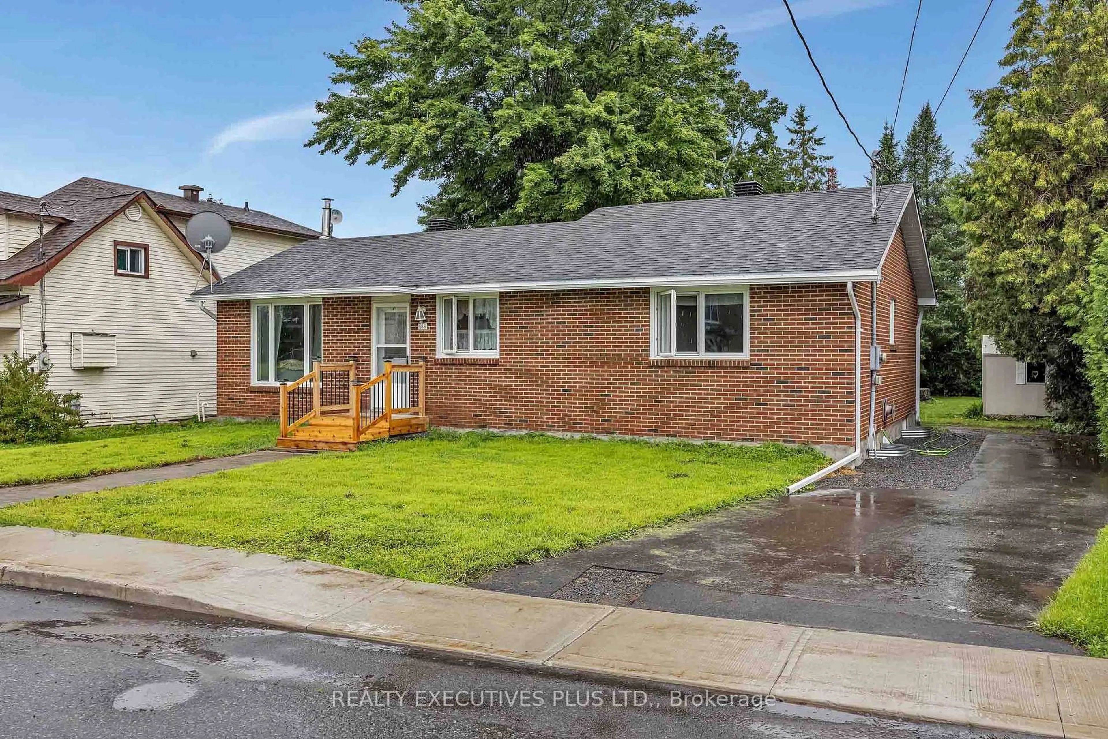 Unknown for 636 Water St, Alfred and Plantagenet Ontario K0B 1L0