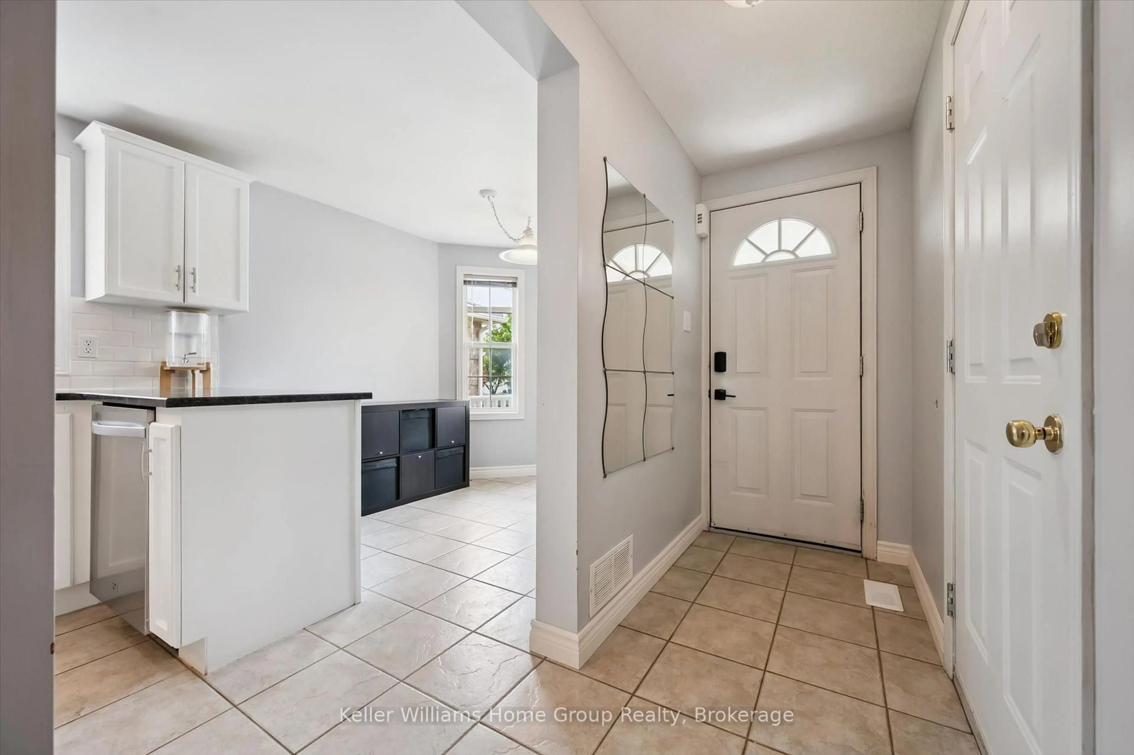 Indoor entryway for 217 Deerpath Dr, Guelph Ontario N1K 1W6