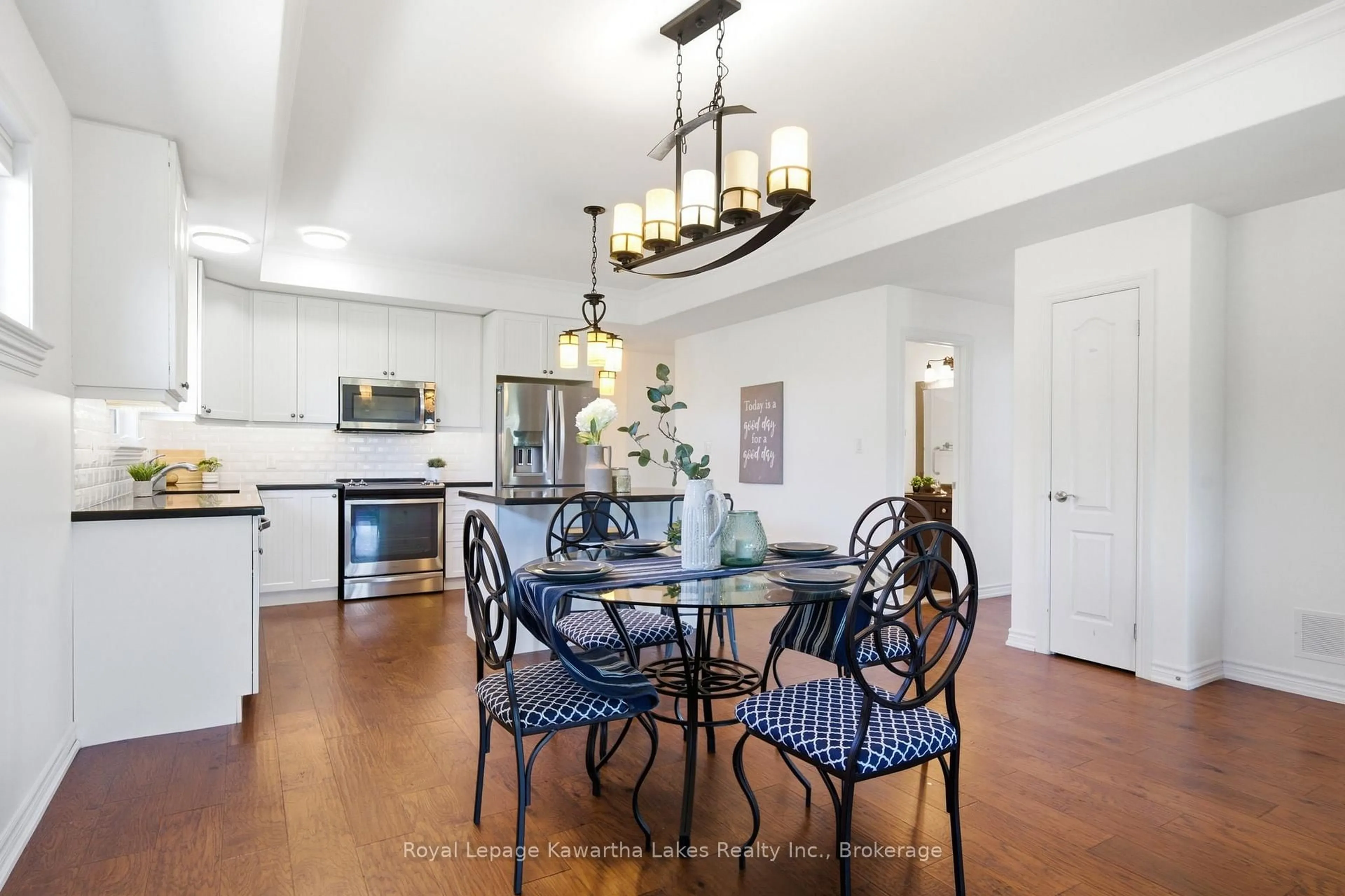 Dining room, ceramic/tile floor for 25 Barron Blvd, Kawartha Lakes Ontario K9V 0C4