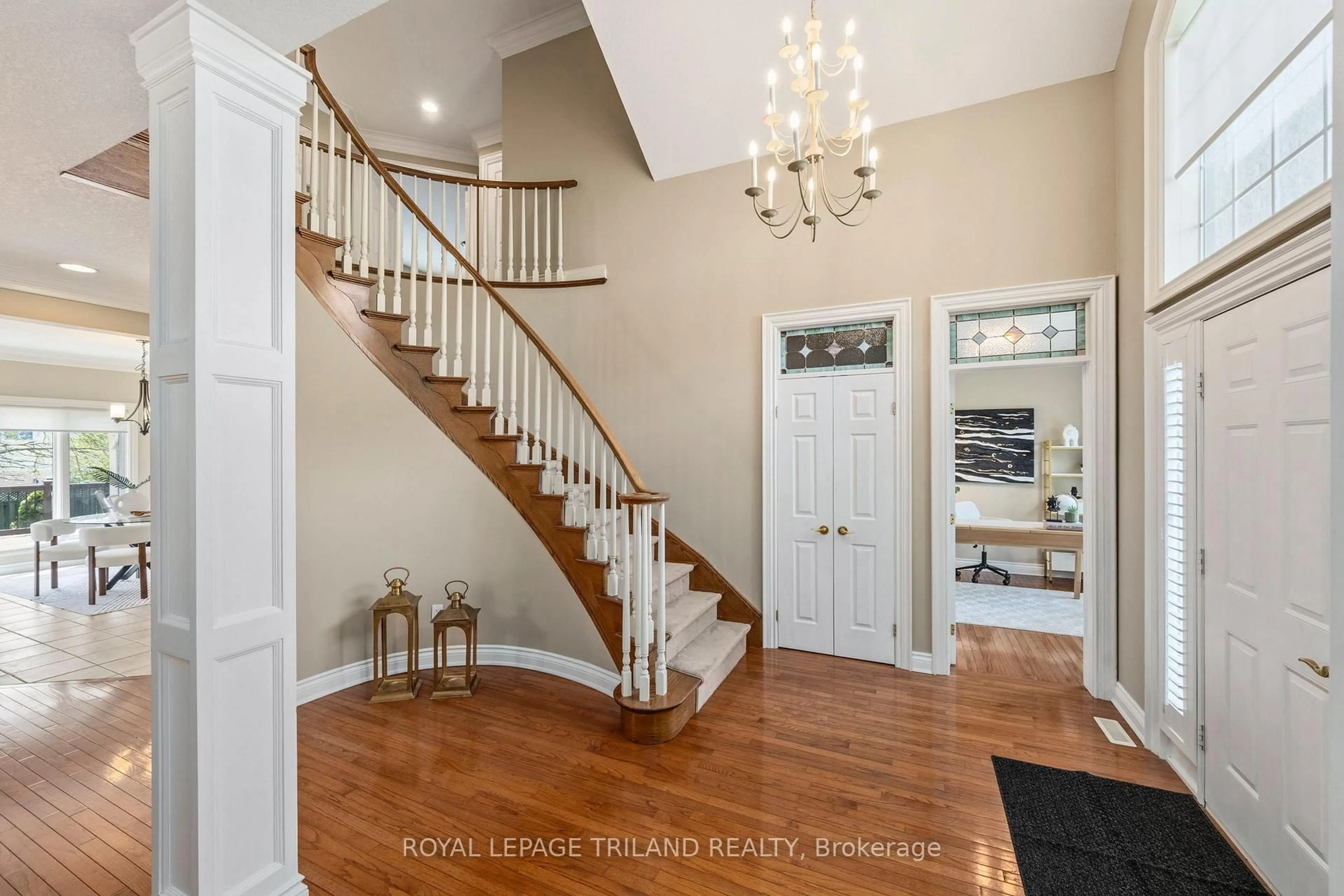 Indoor entryway for 56 Glenridge Cres, London North Ontario N6G 4W6