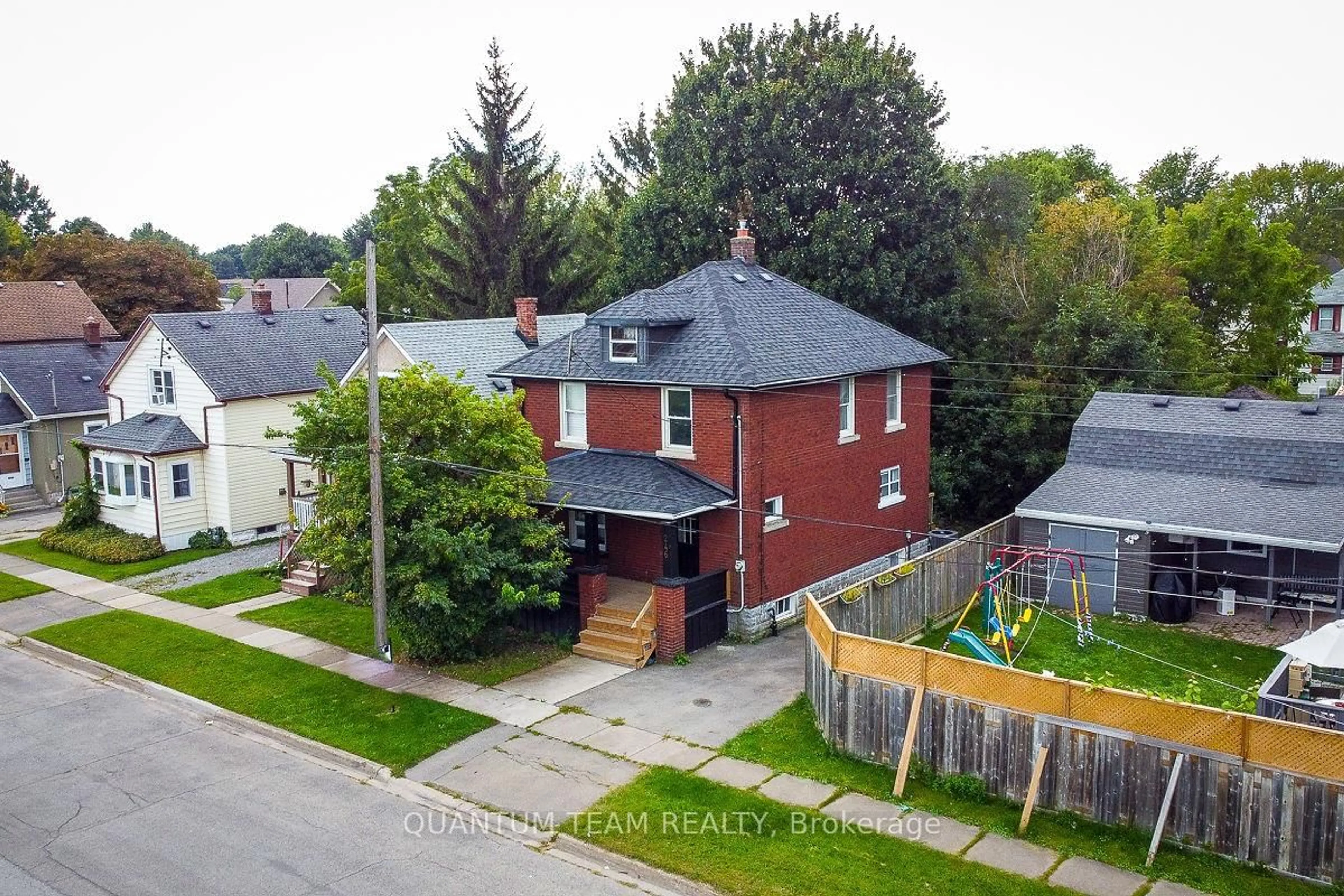 A pic from outside/outdoor area/front of a property/back of a property/a pic from drone, street for 246 Davis St, Port Colborne Ontario L3K 1Z3