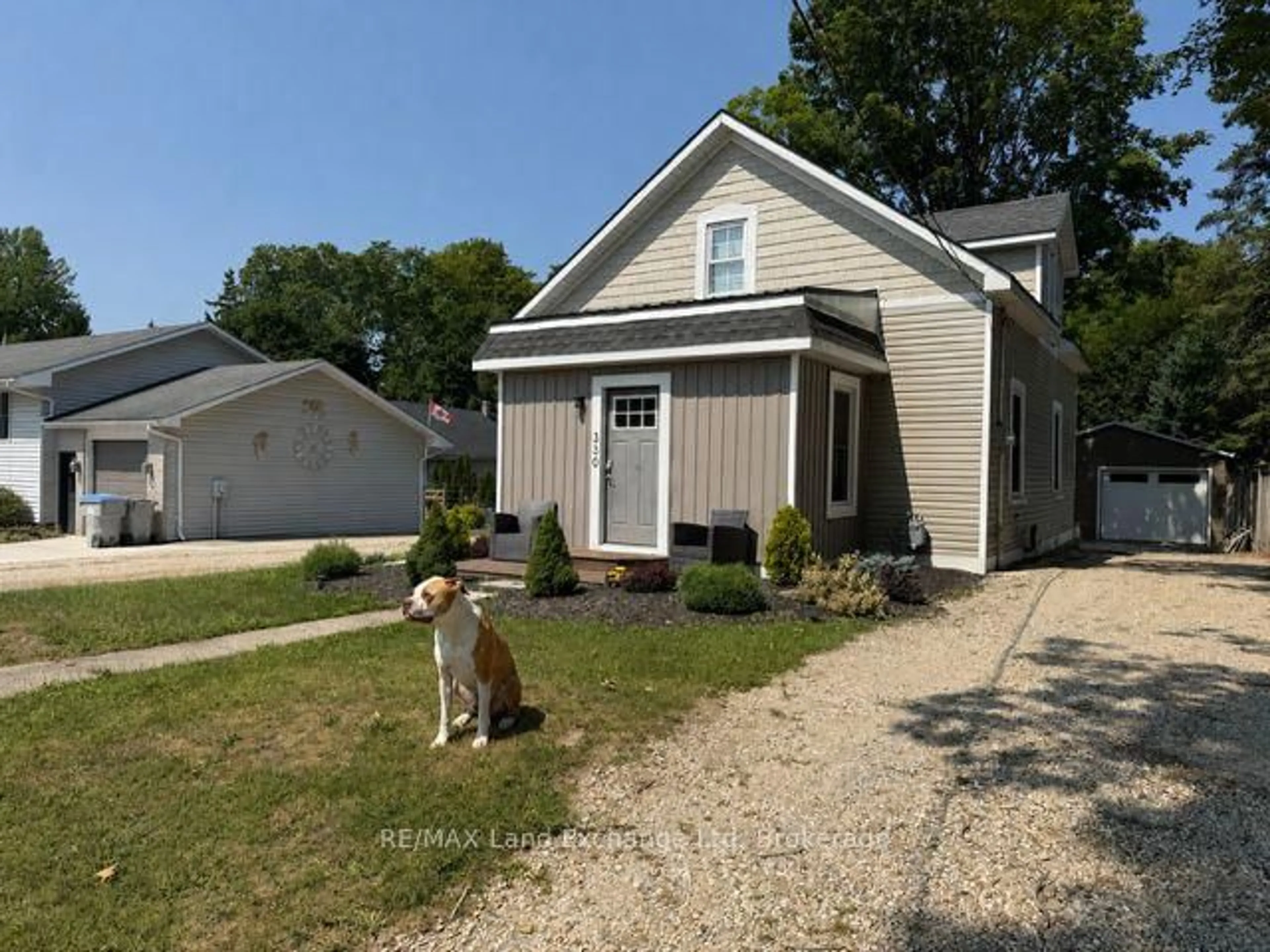 Unknown for 330 Albert St, Huron East Ontario N0G 1H0