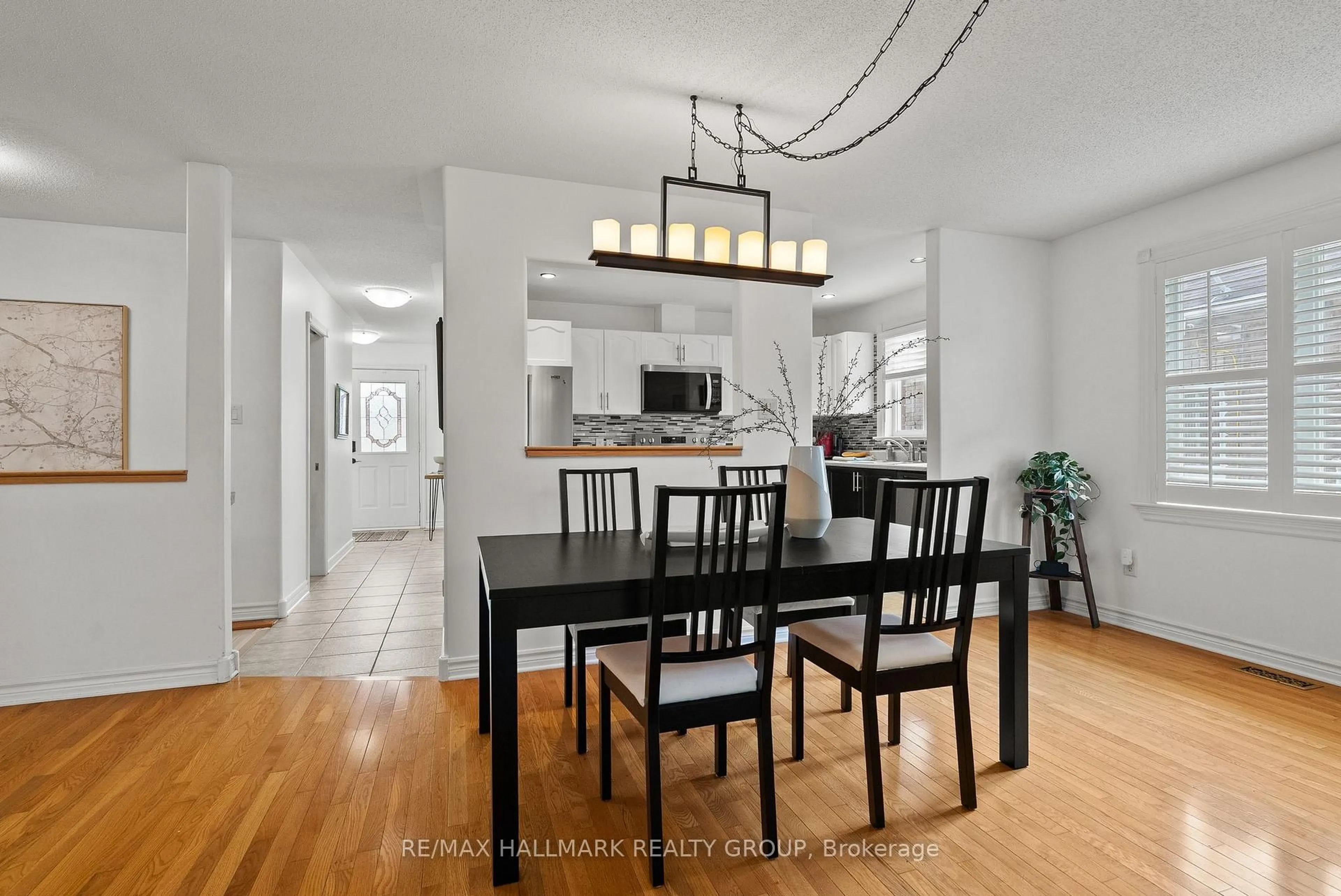 Open concept kitchen, unknown for 9 Dr Gordon Cres, North Grenville Ontario K0G 1J0