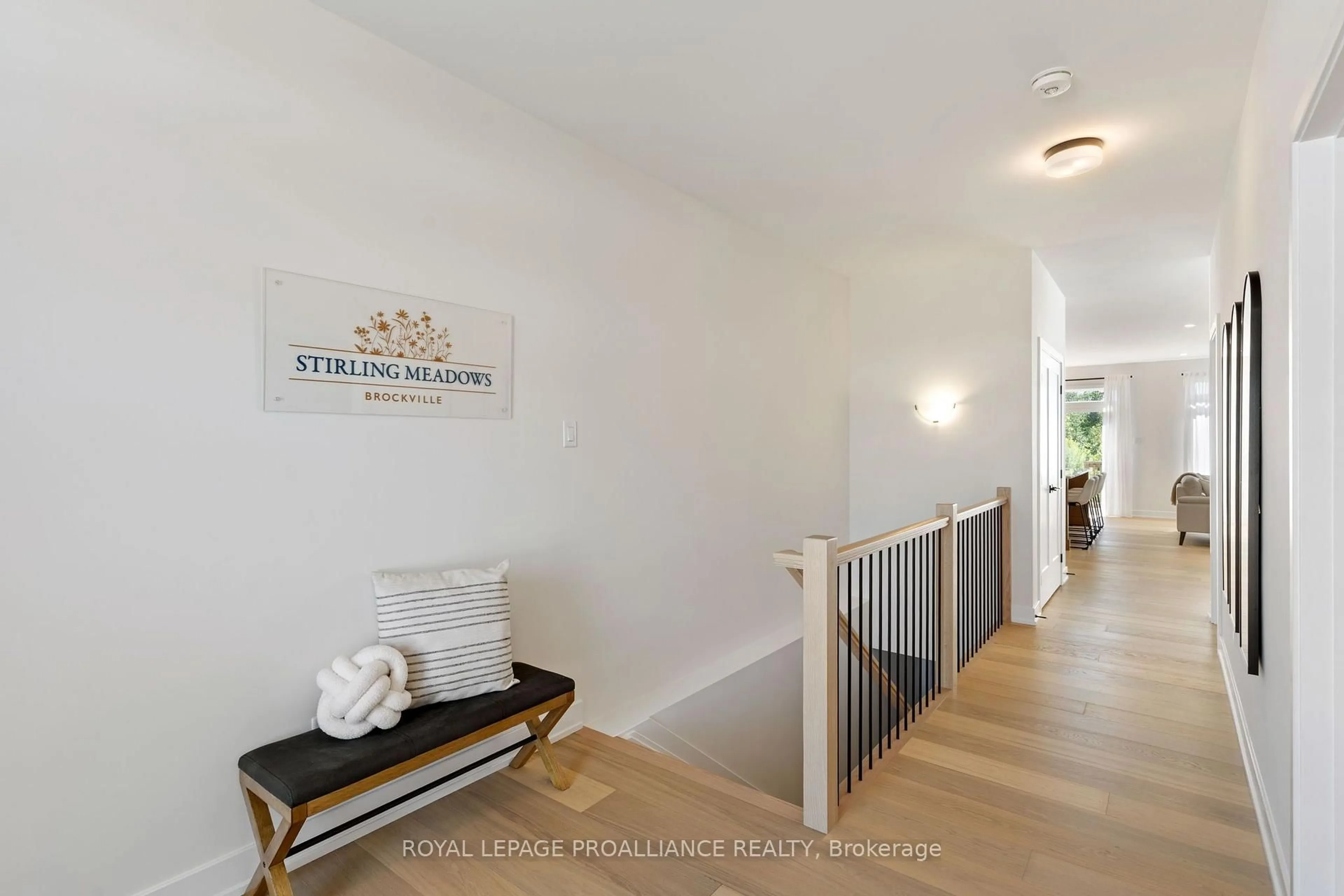 Indoor entryway for 1070 Turner Dr, Brockville Ontario K6V 0G8