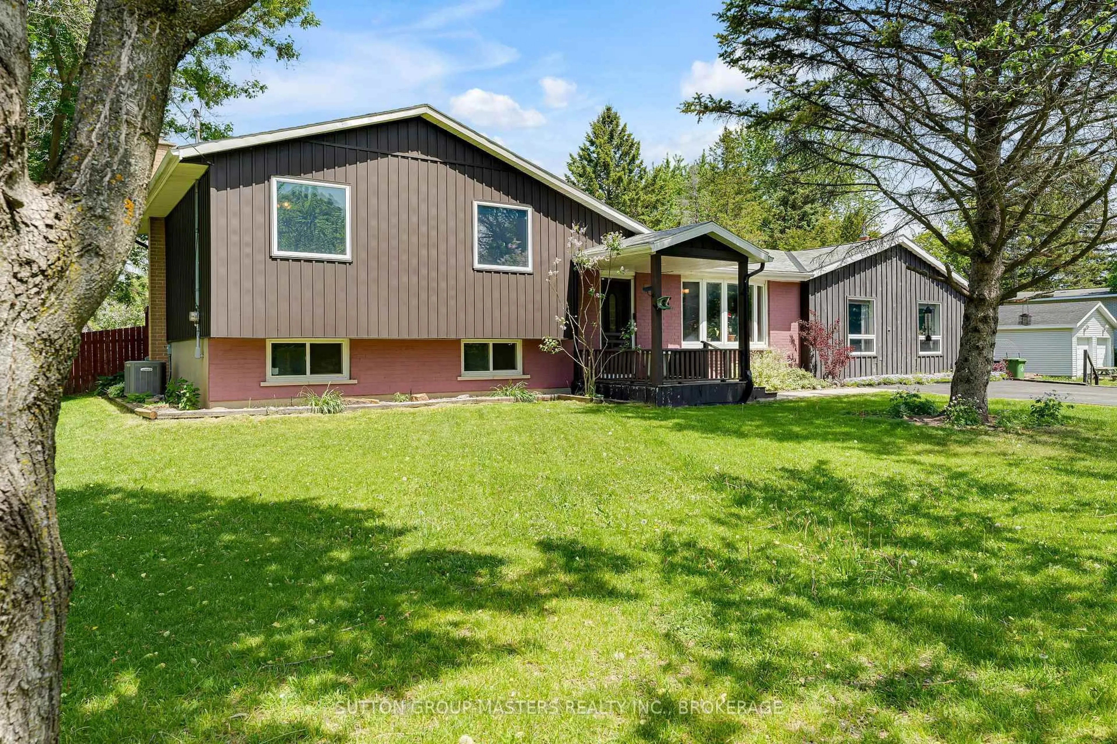 Home with vinyl exterior material, unknown for 2025 Cole Hill Rd, Kingston Ontario K0H 1S0