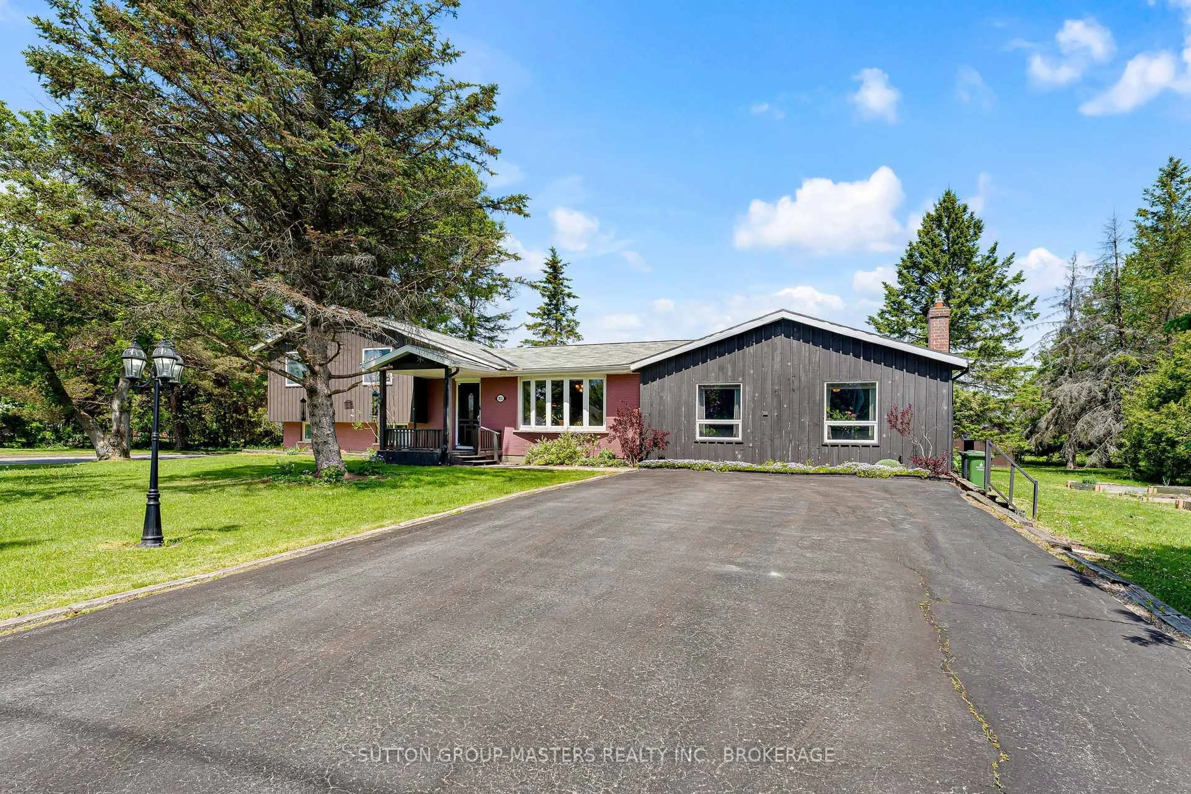 A pic from outside/outdoor area/front of a property/back of a property/a pic from drone, street for 2025 Cole Hill Rd, Kingston Ontario K0H 1S0