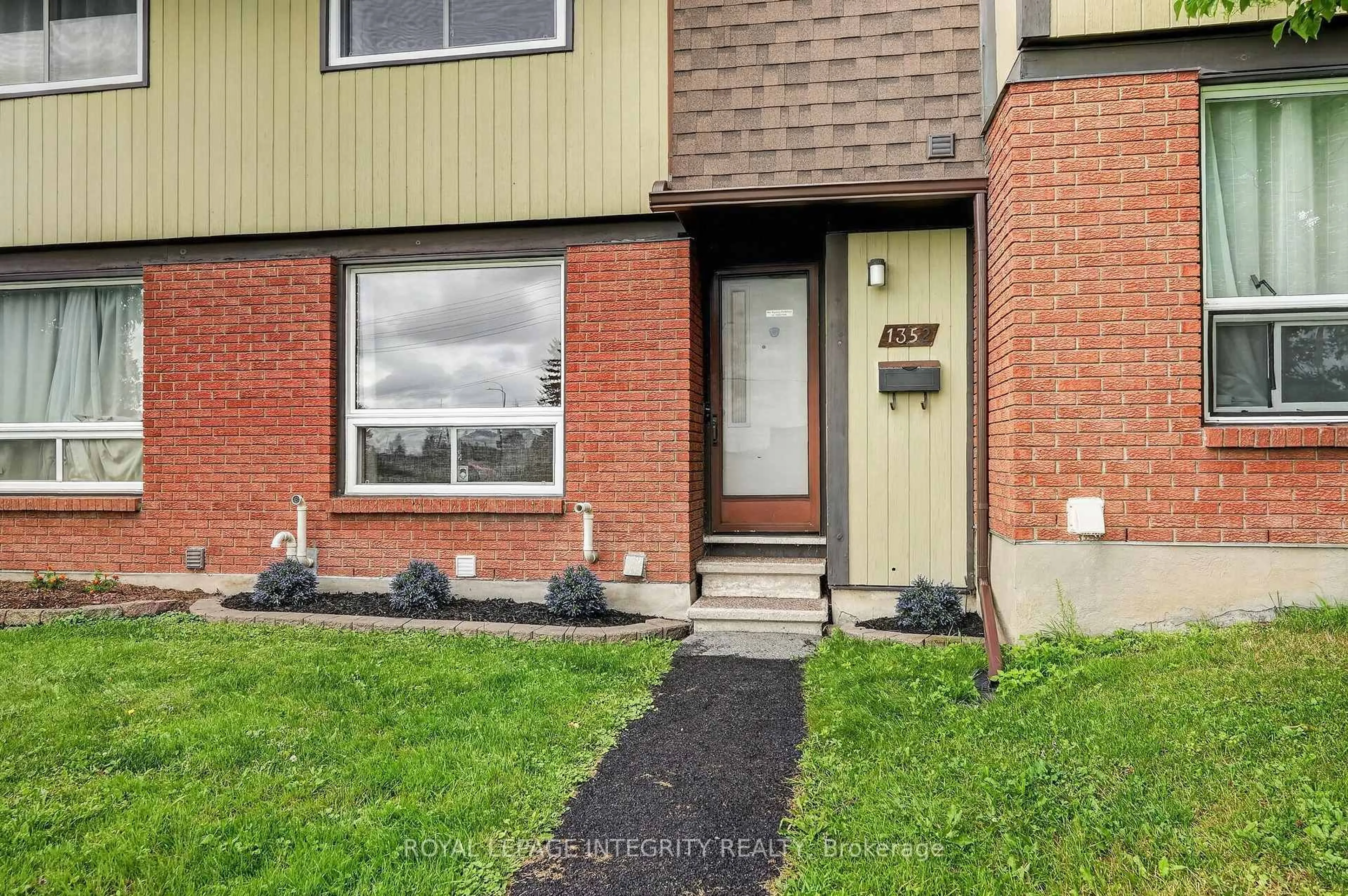 Home with brick exterior material, street for 1352 Bakker Crt, Orleans Ontario K1C 2K4