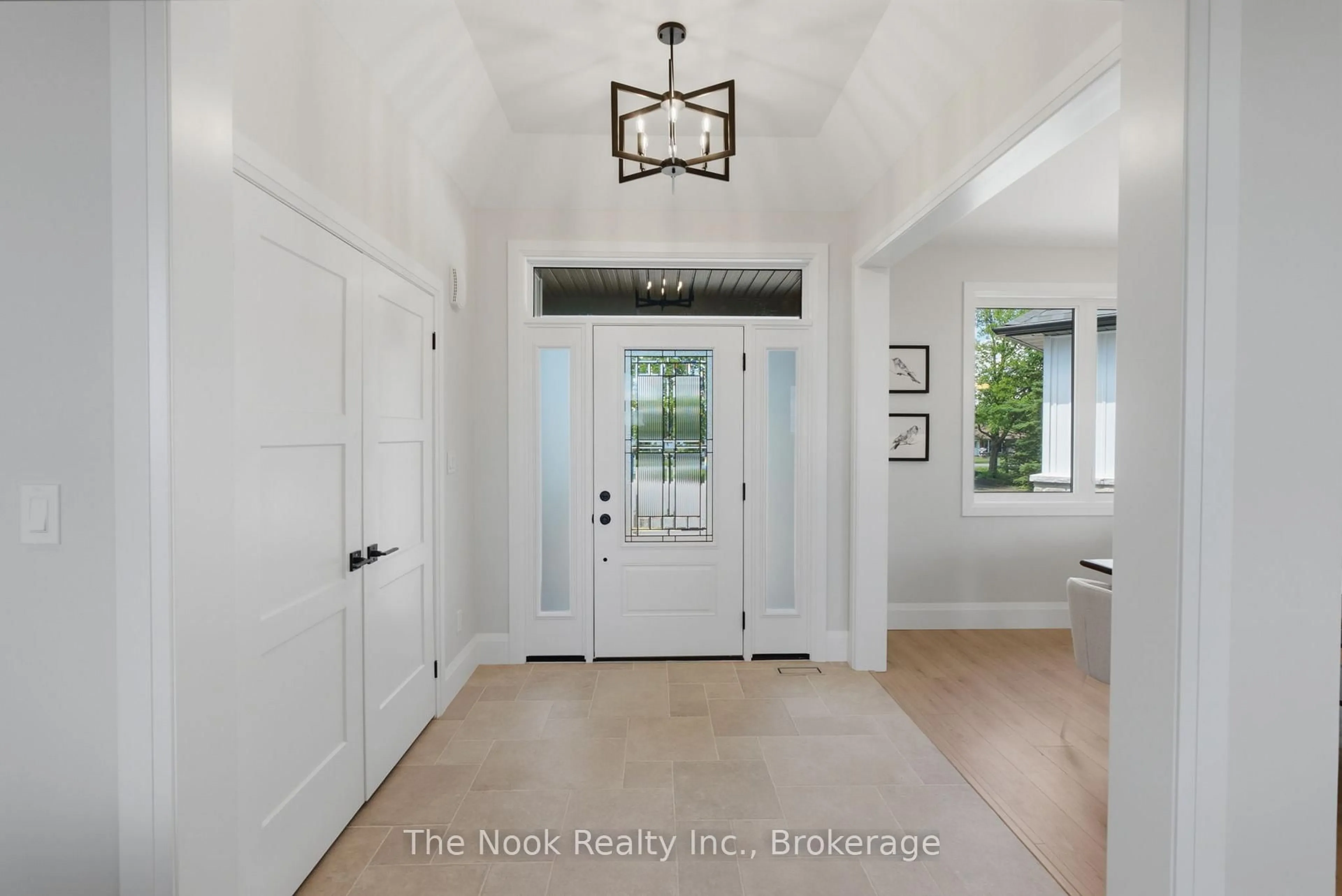 Indoor entryway for 48 Cresswell Rd, Kawartha Lakes Ontario K0M 2J0