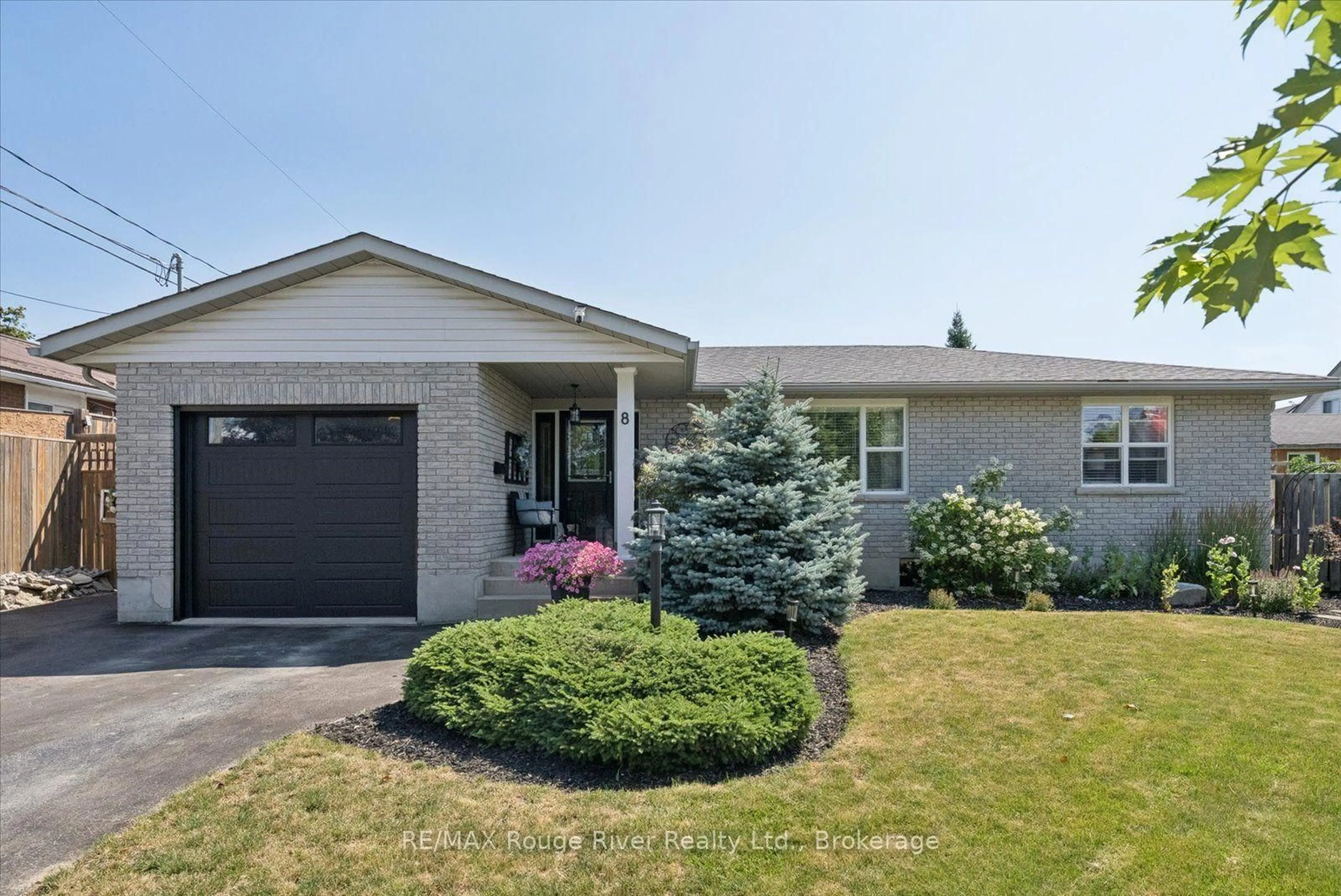 Home with vinyl exterior material, street for 8 St. James St, Kawartha Lakes Ontario K9V 1L8