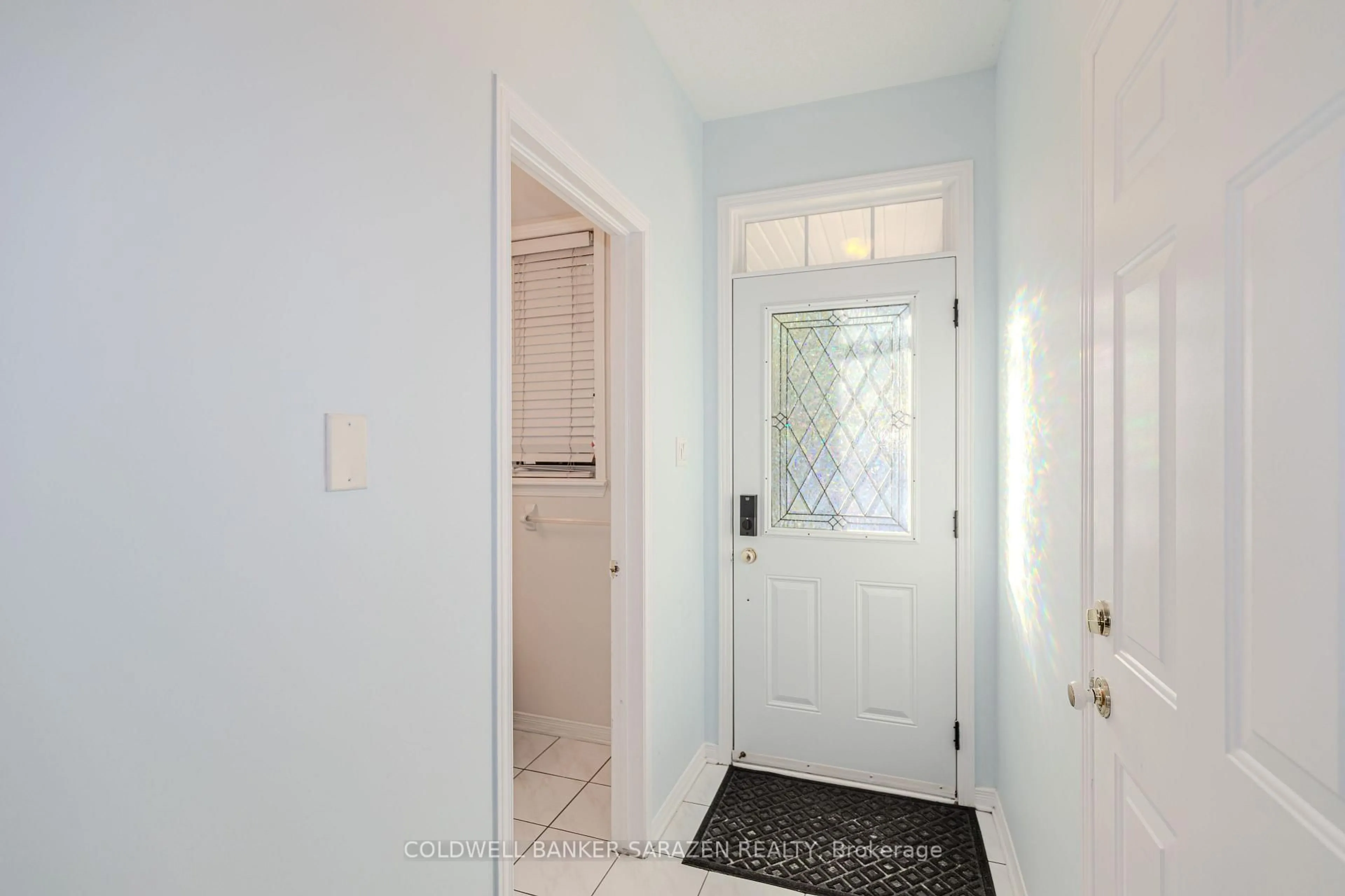 Indoor entryway for 197 Portrush Ave, Ottawa Ontario K2J 5J6