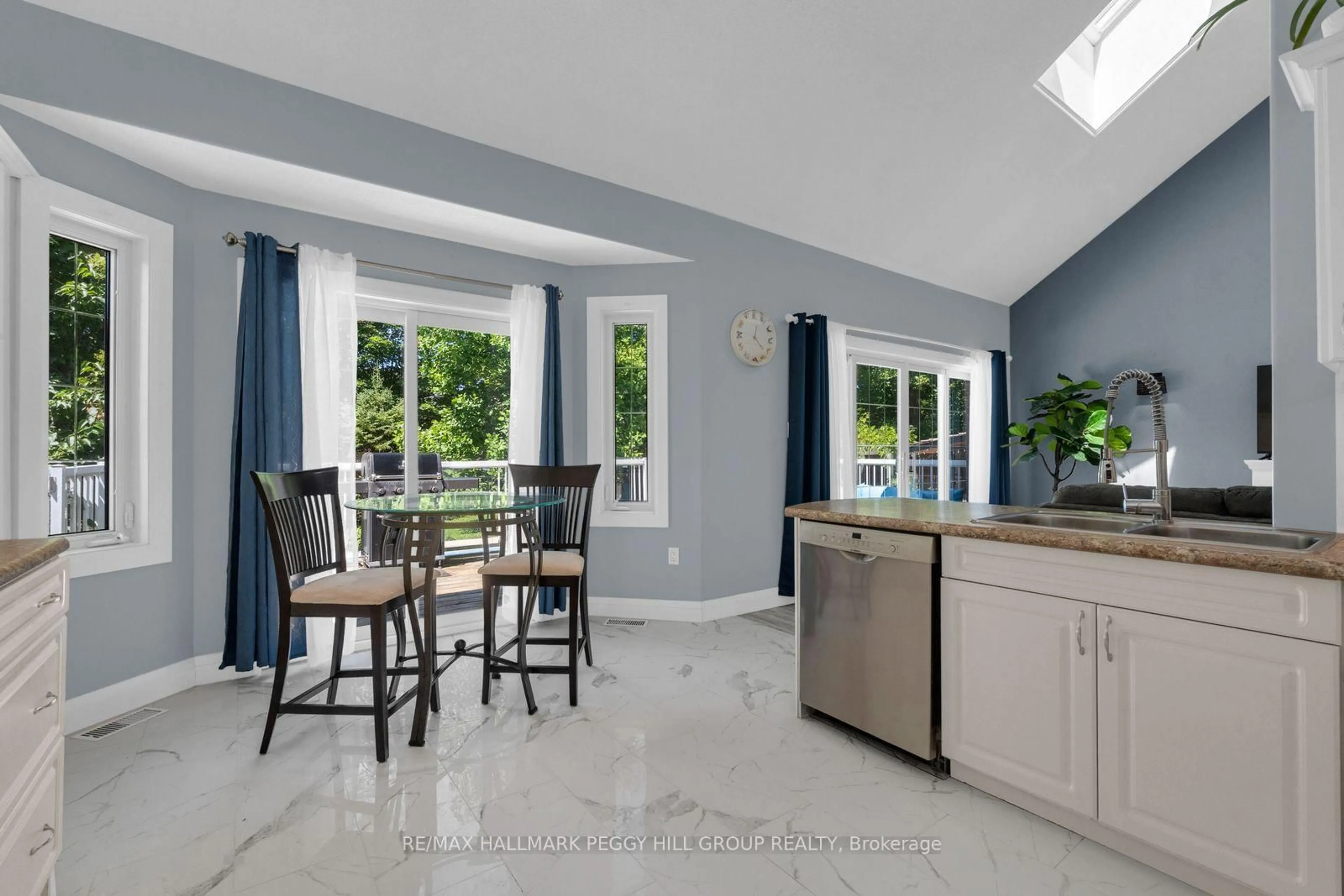 Open concept kitchen, ceramic/tile floor for 155 Forest Glen Dr, Gravenhurst Ontario P1P 1A1