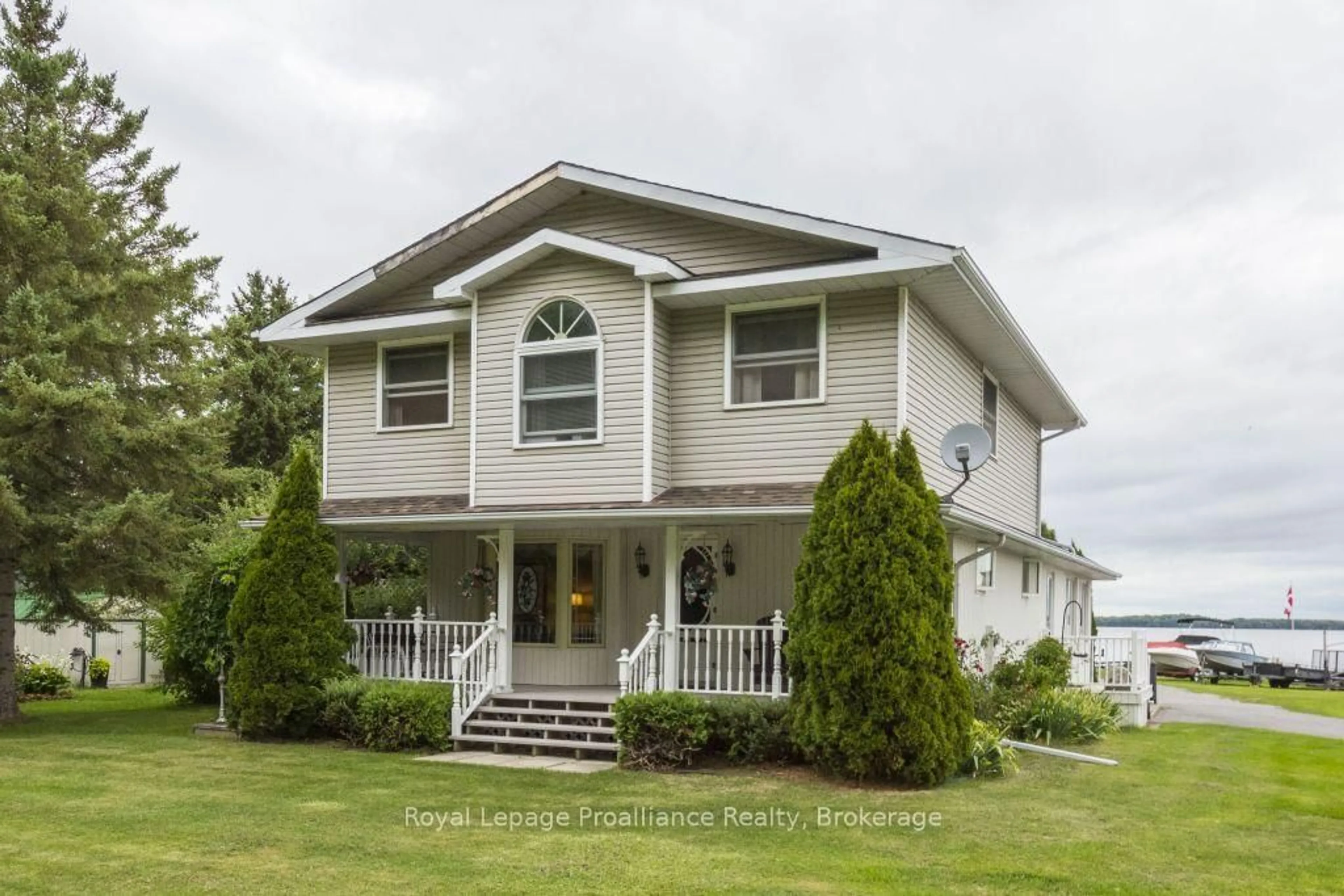 Home with vinyl exterior material, unknown for 11438C Loyalist Pkwy, Prince Edward County Ontario K0K 2T0