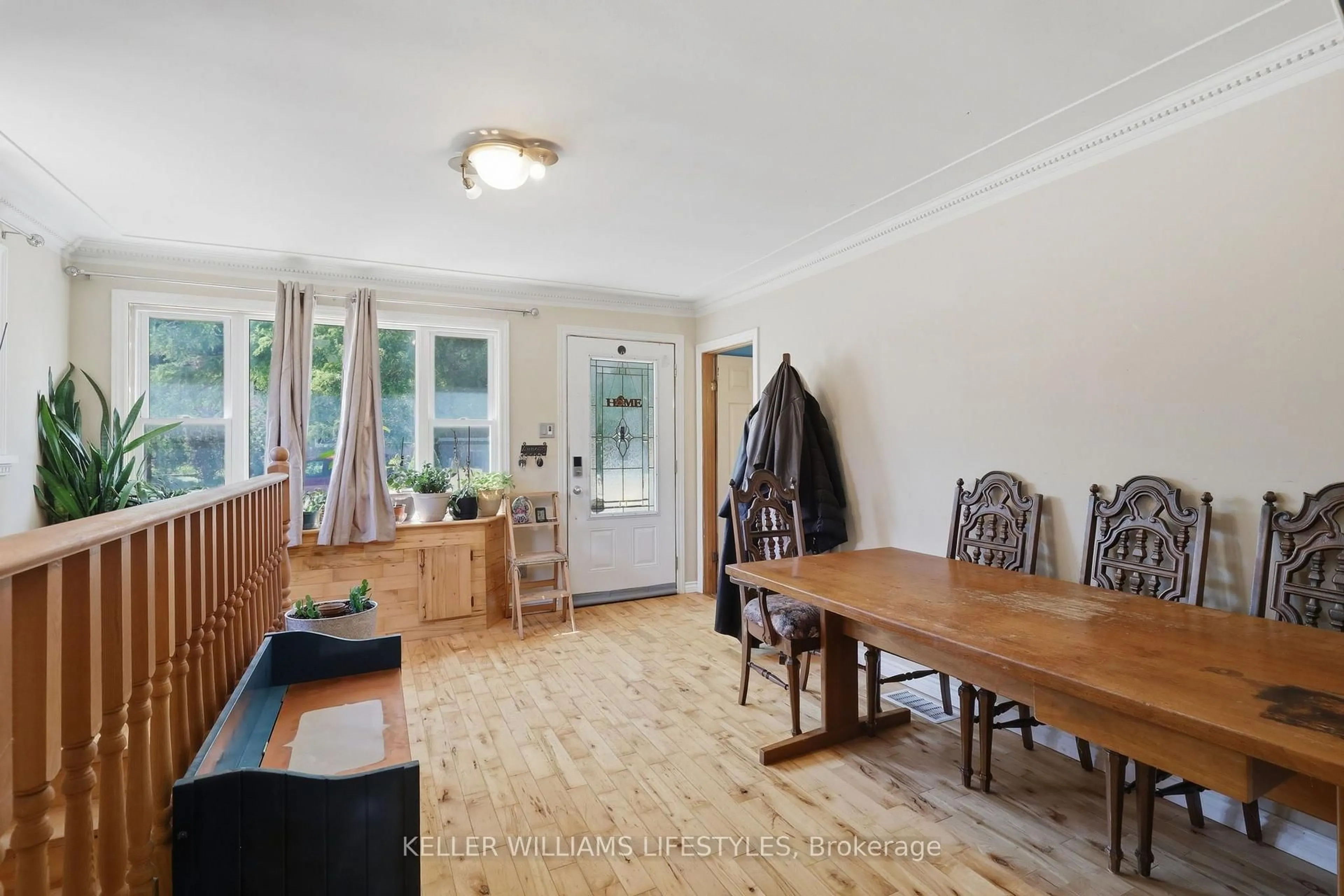 Dining room, unknown for 118 Emery St, London South Ontario N6J 1S1