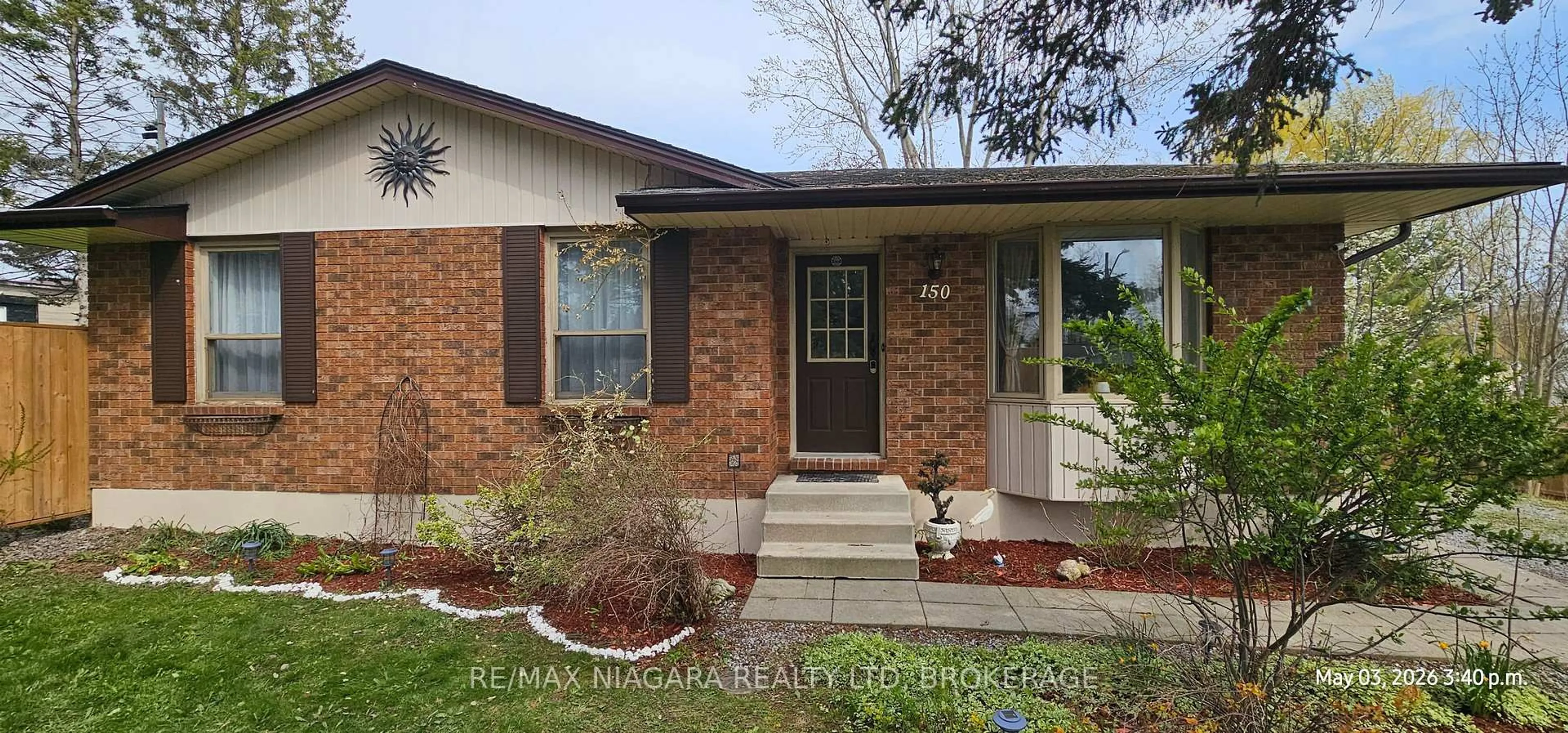 Home with brick exterior material, street for 150 Elmwood Ave, Fort Erie Ontario L0S 1B0