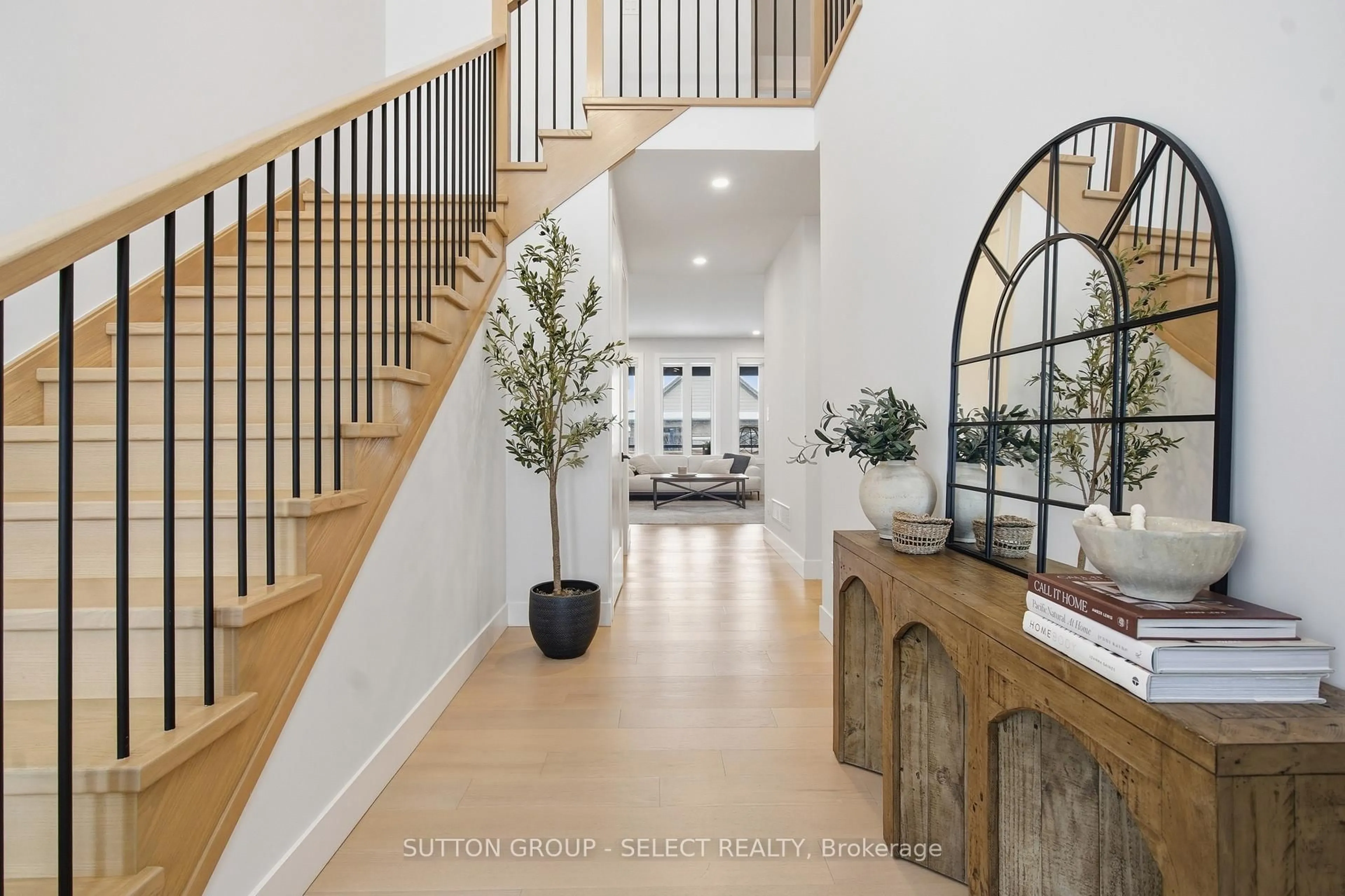 Indoor entryway for 1886 Fountain Grass Dr, London South Ontario N6K 0K7