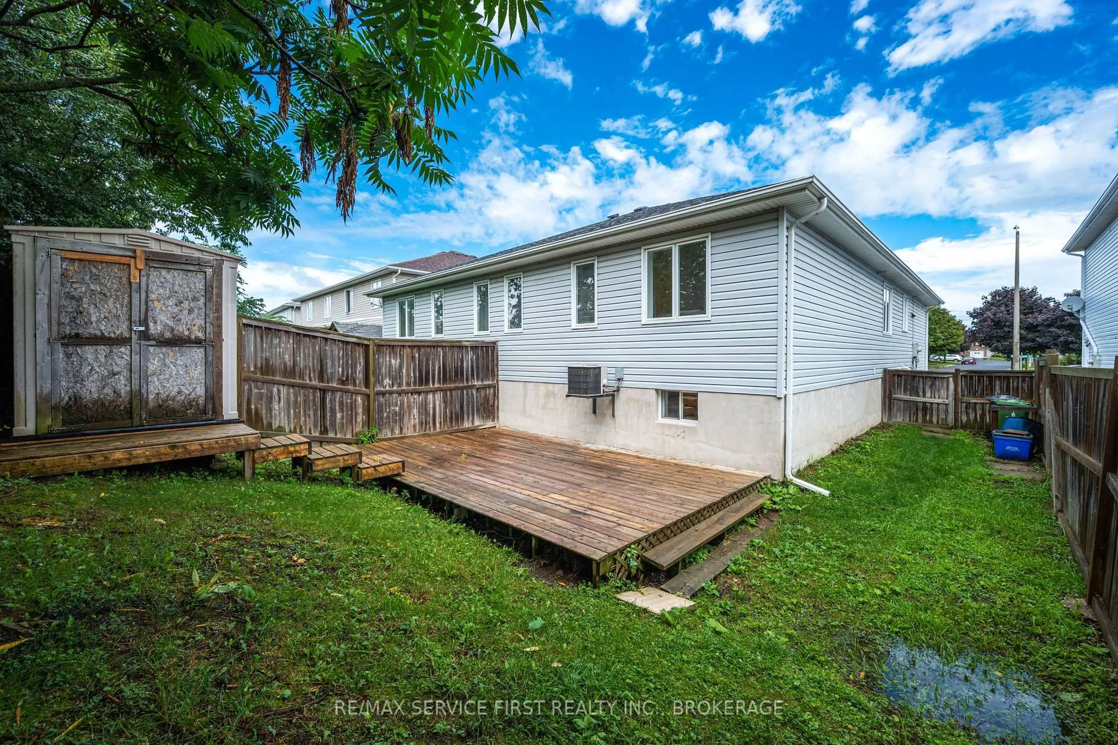 A pic from outside/outdoor area/front of a property/back of a property/a pic from drone, street for 122 Briceland St, Kingston Ontario K7K 7L2