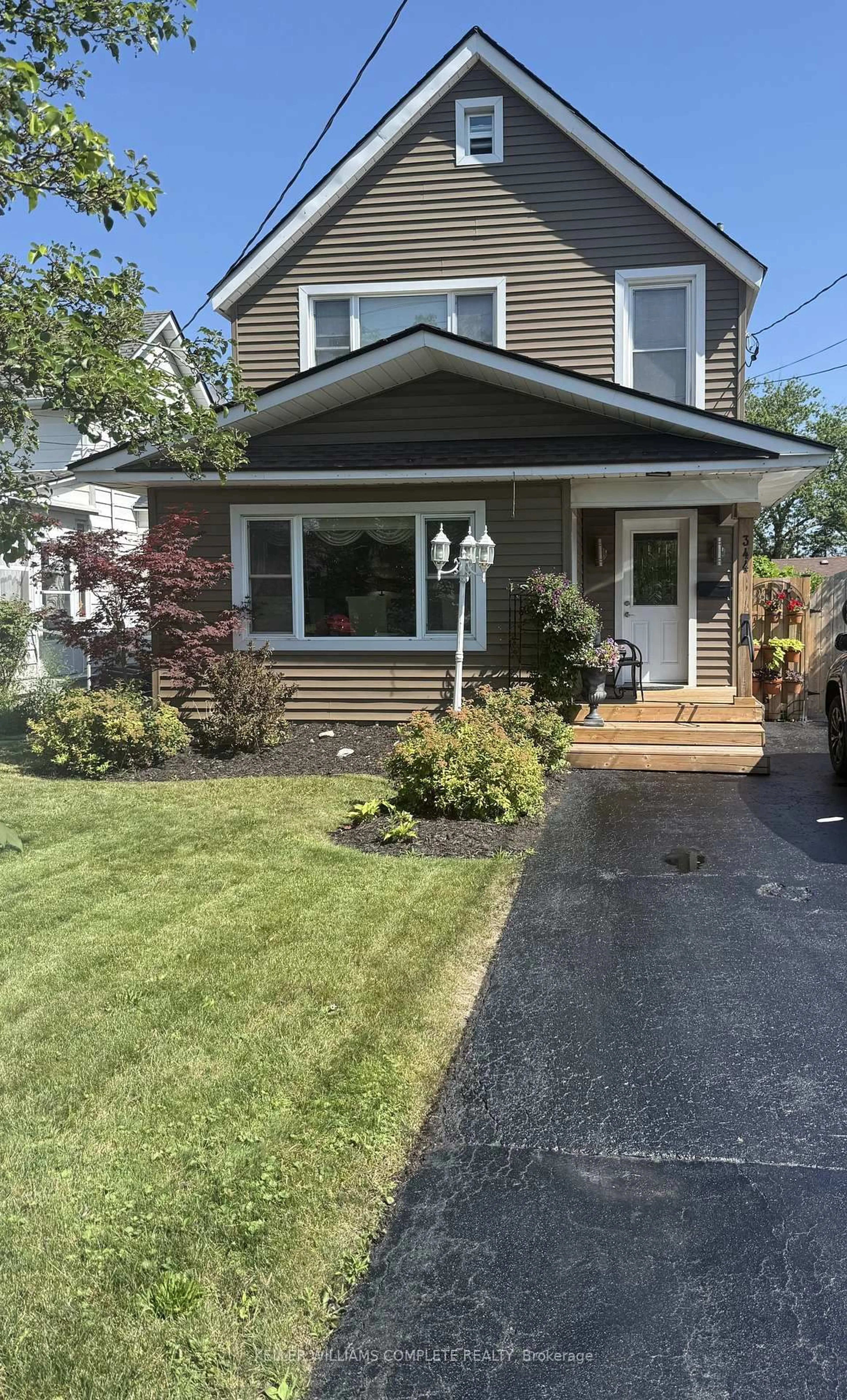 Home with vinyl exterior material, street for 344 PHIPPS St, Fort Erie Ontario L2A 2V8