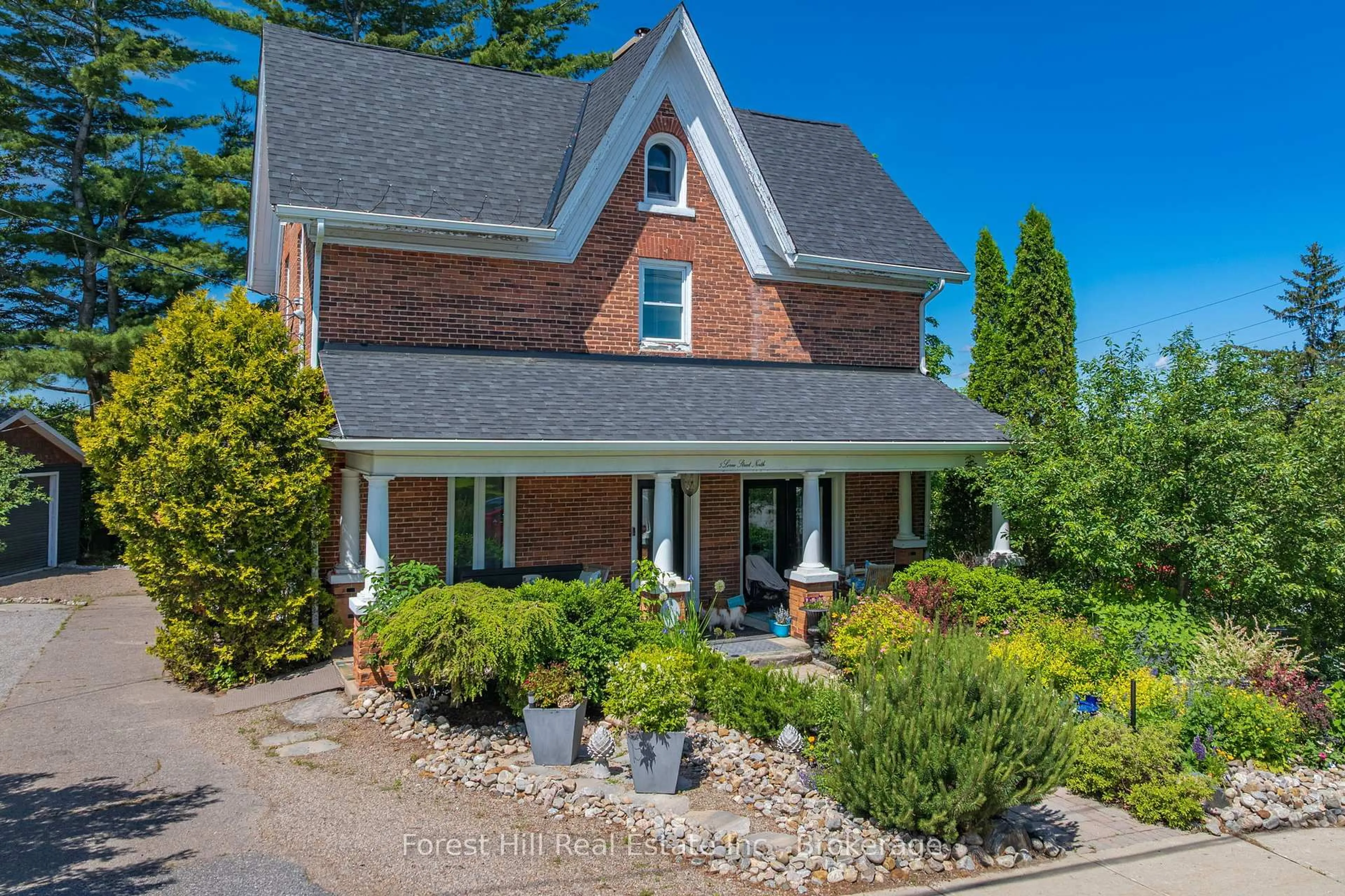 Home with brick exterior material, street for 5 Lorne St, Huntsville Ontario P1H 2G1