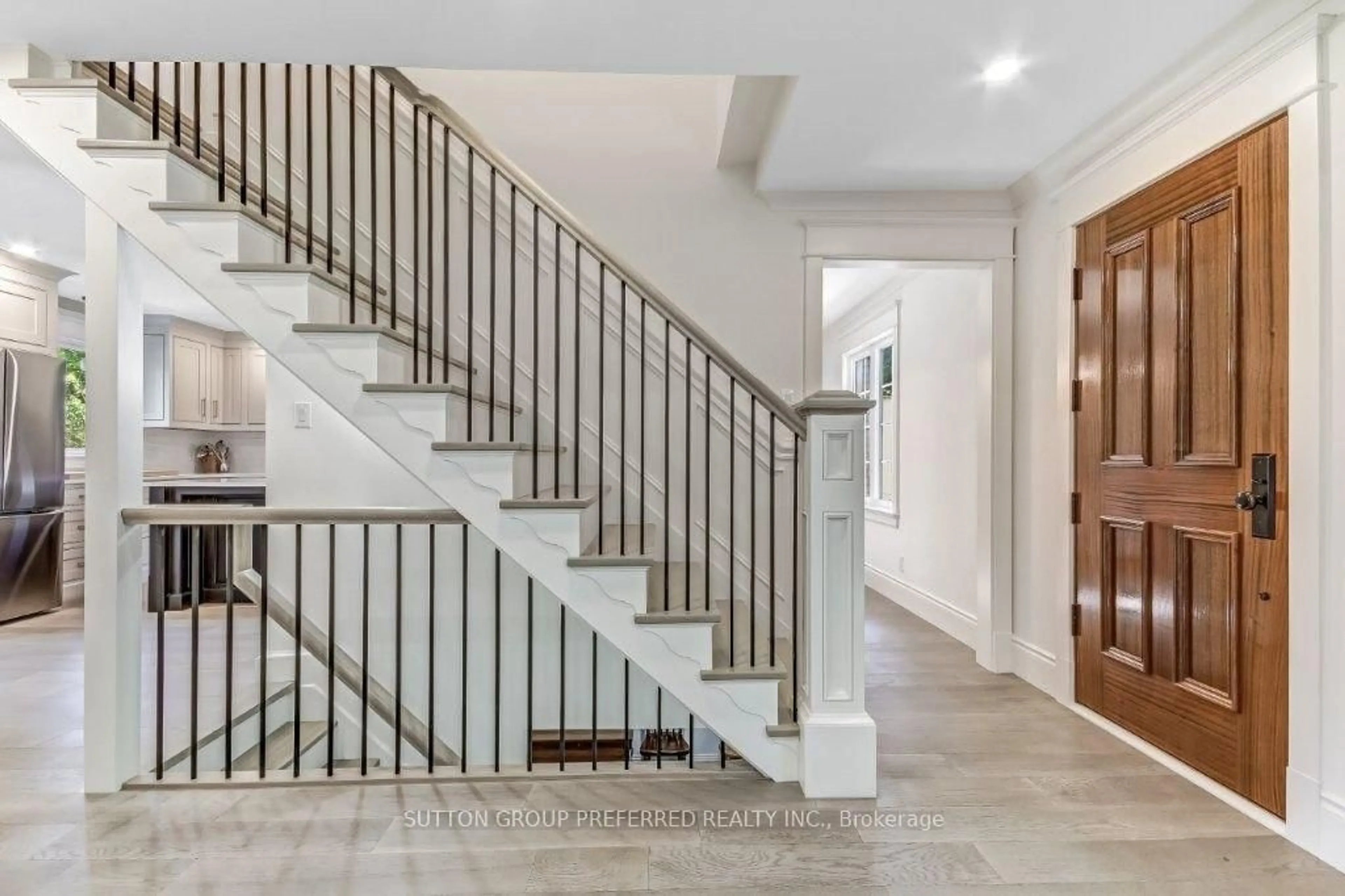 Stairs for 54 Lloyd Manor Cres, London North Ontario N6H 3Z3