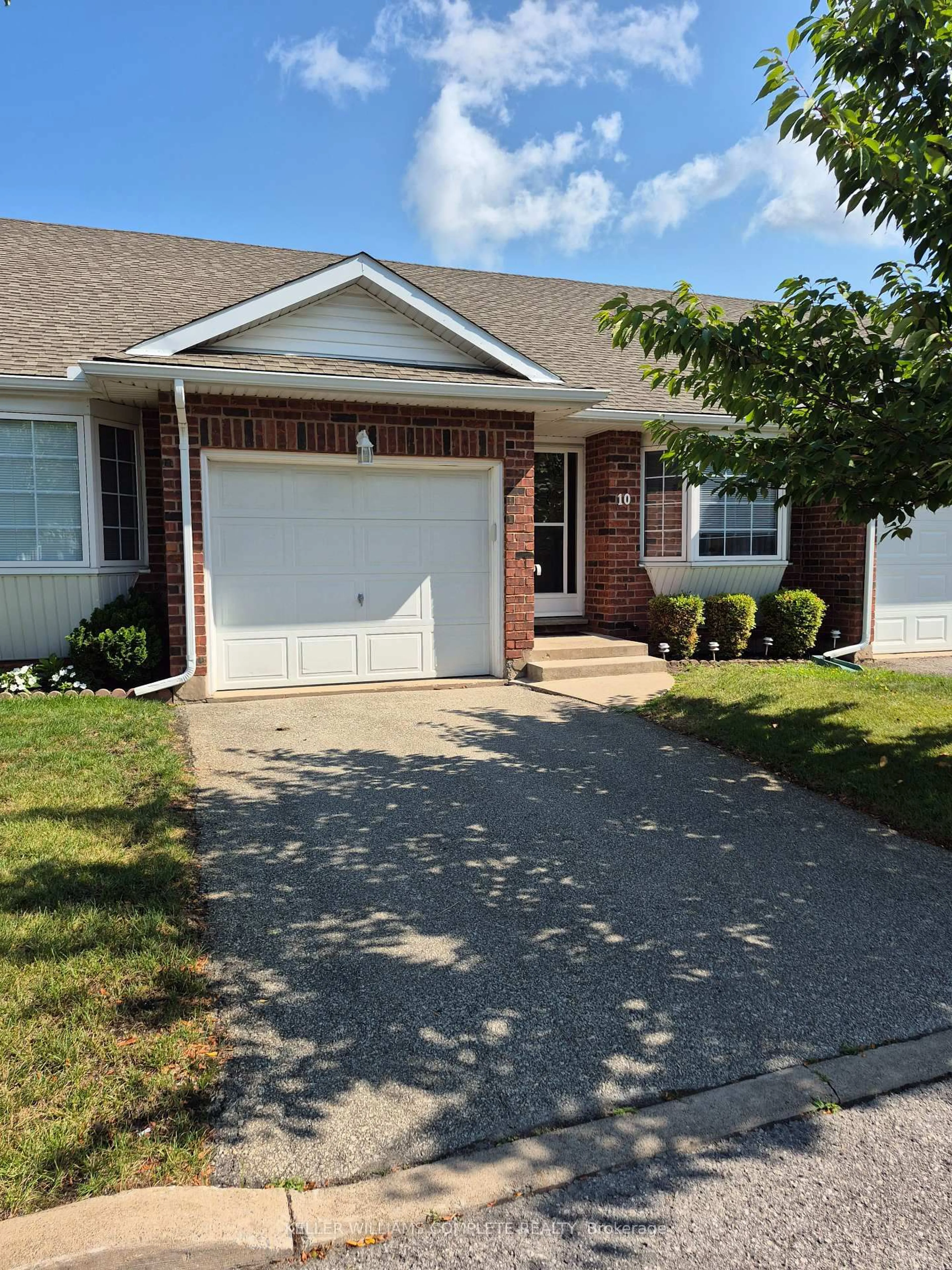 Home with vinyl exterior material, street for 162 FIRST St #10, Welland Ontario L3B 4S2