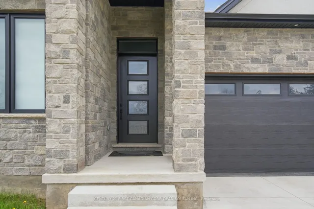 6990 Clayton Walk #11, London South 4