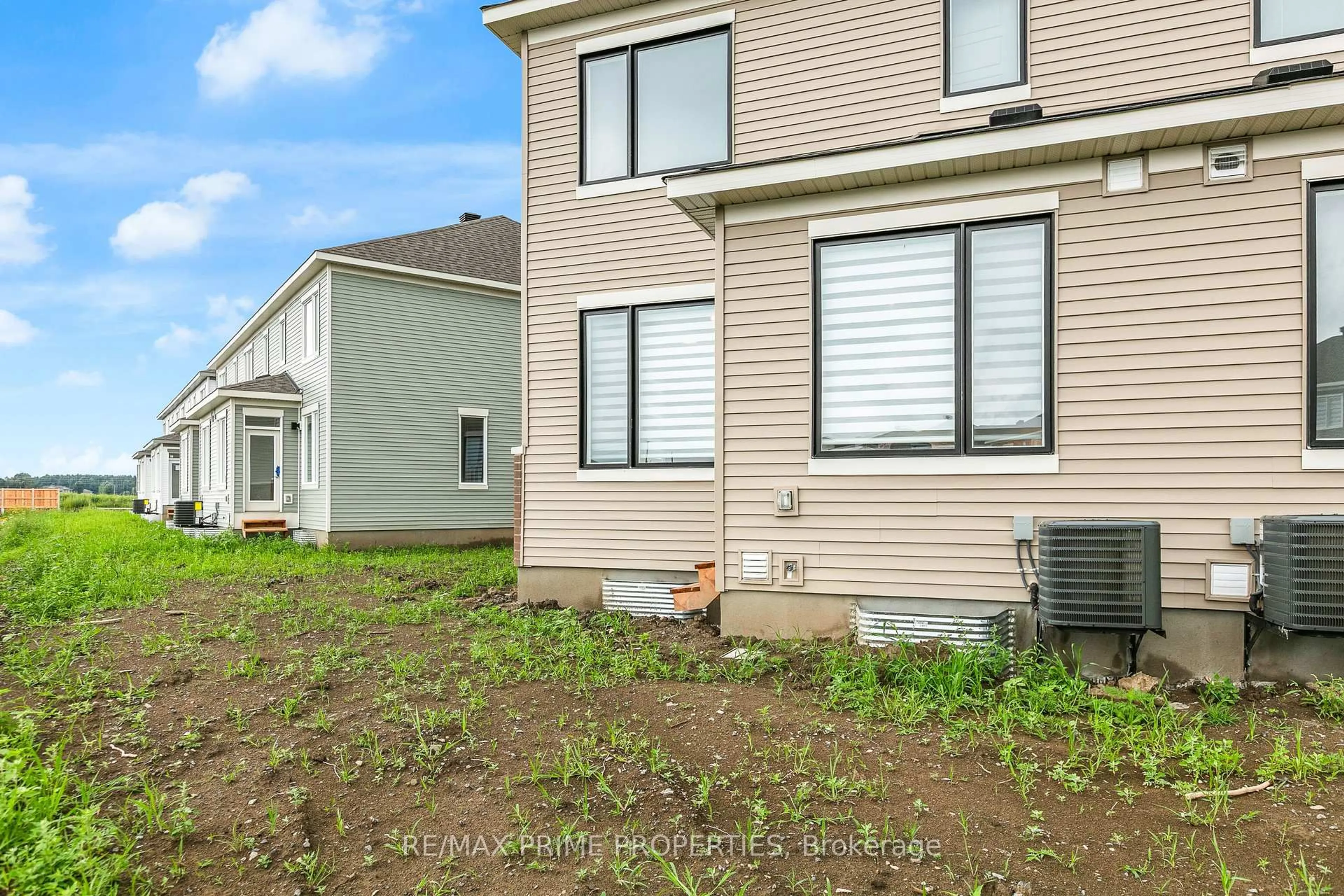 Home with vinyl exterior material, unknown for 745 Haflinger Row, Richmond Ontario K0A 2Z0