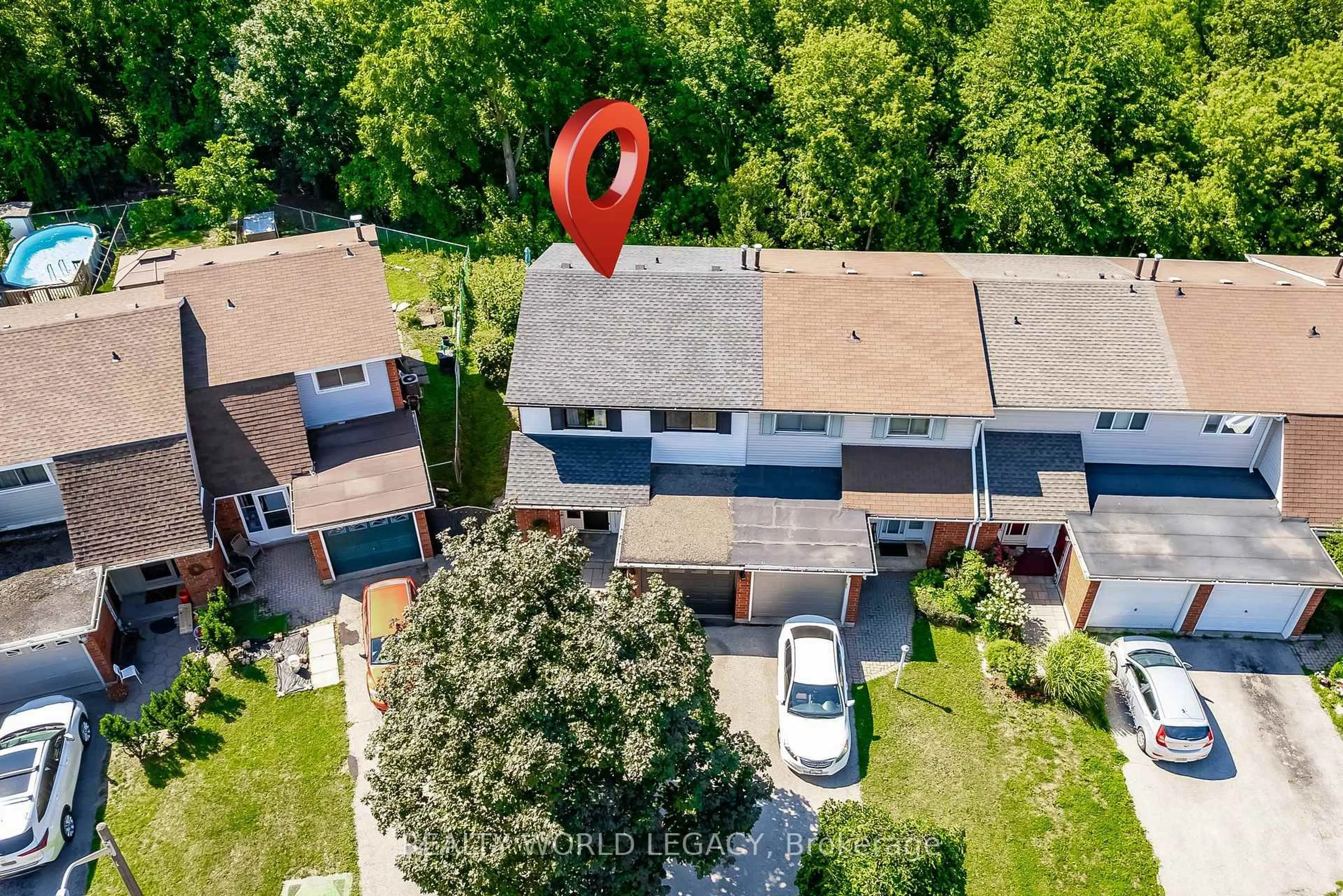 A pic from outside/outdoor area/front of a property/back of a property/a pic from drone, street for 148 St Andrews Dr, Hamilton Ontario L8K 6C3