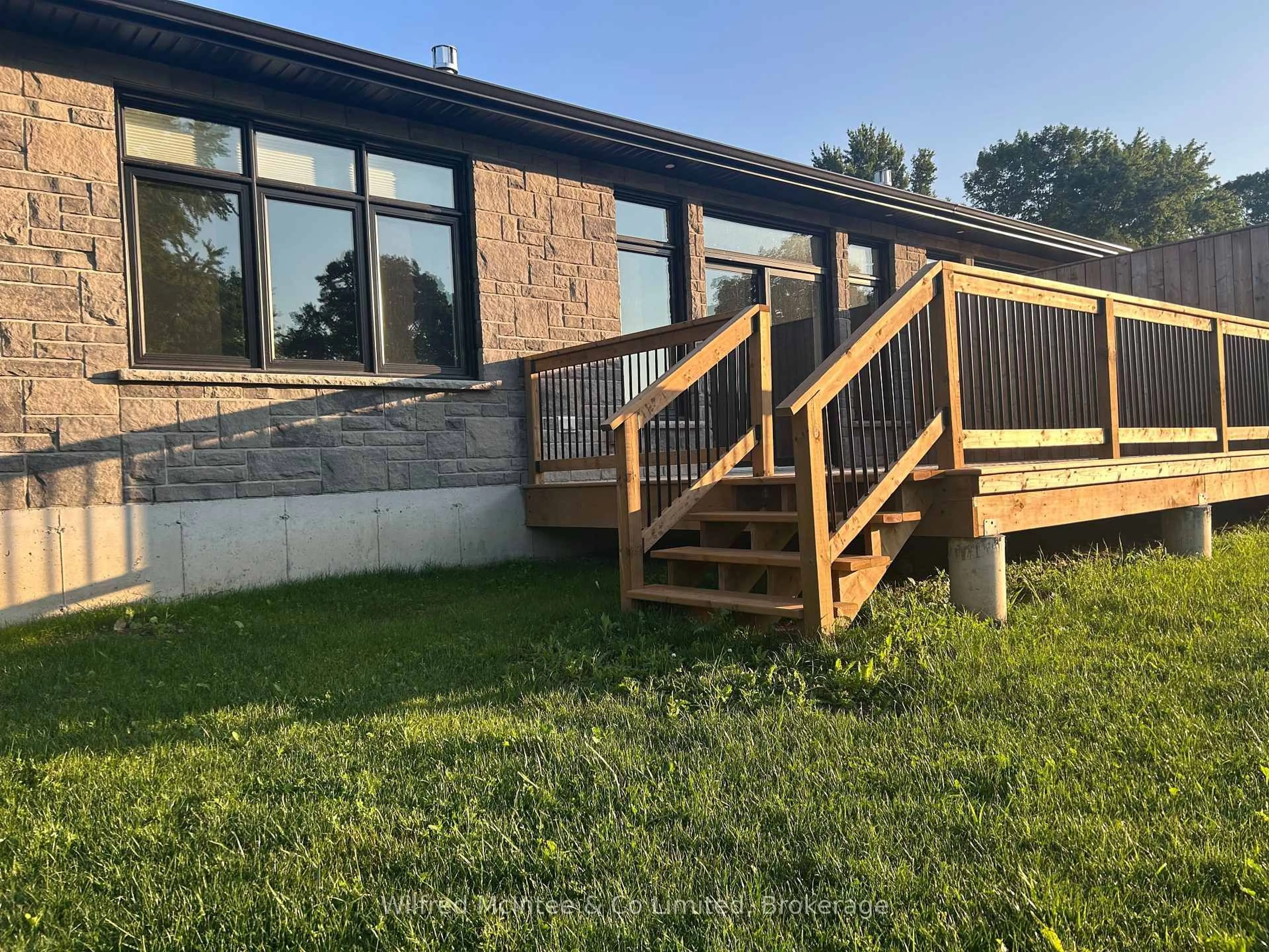 A pic from outside/outdoor area/front of a property/back of a property/a pic from drone, building for 408 Alma St, Arran-Elderslie Ontario N0G 2N0