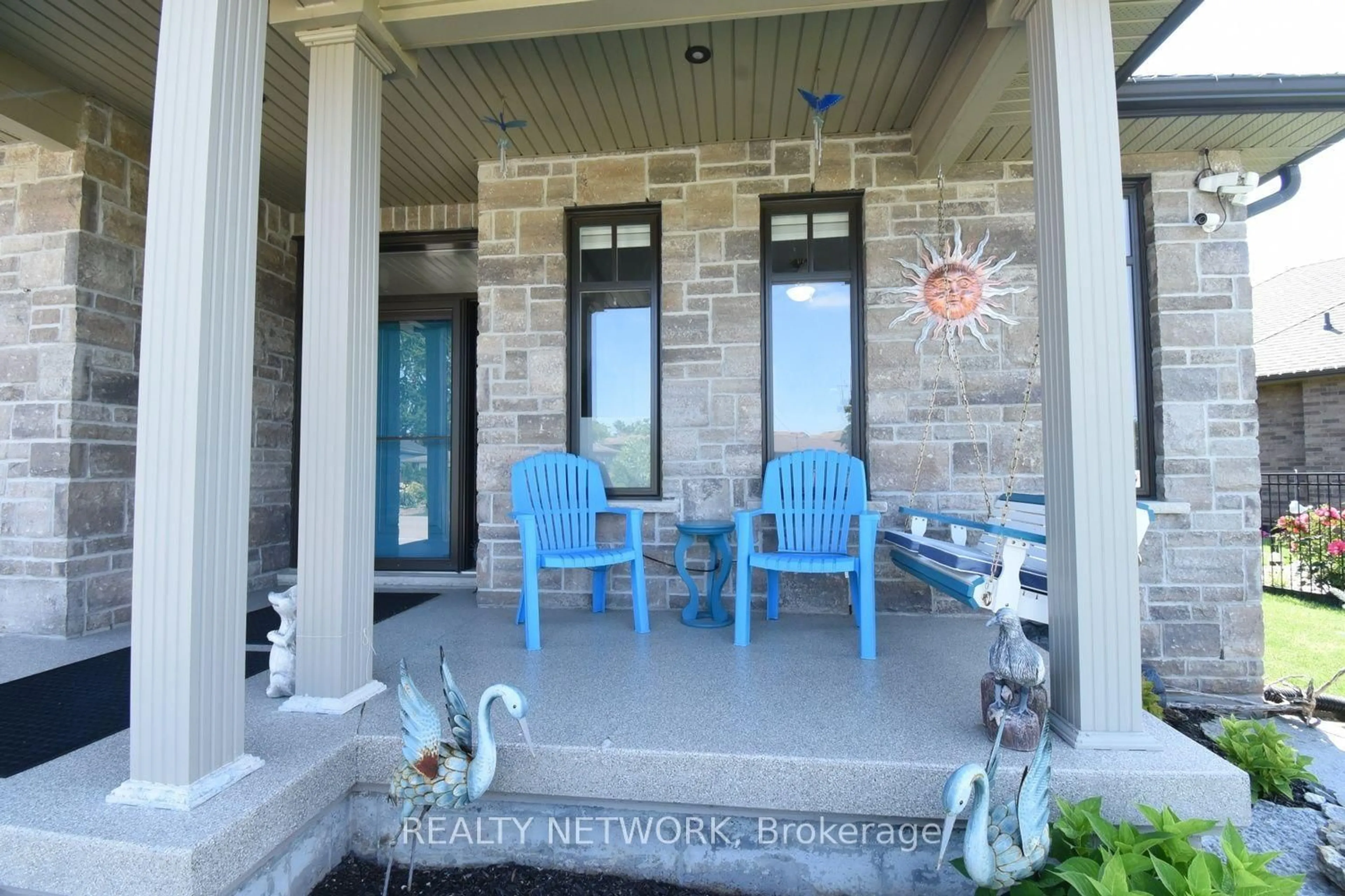 Patio, street for 10 Craddock Blvd, Haldimand Ontario N0A 1J0