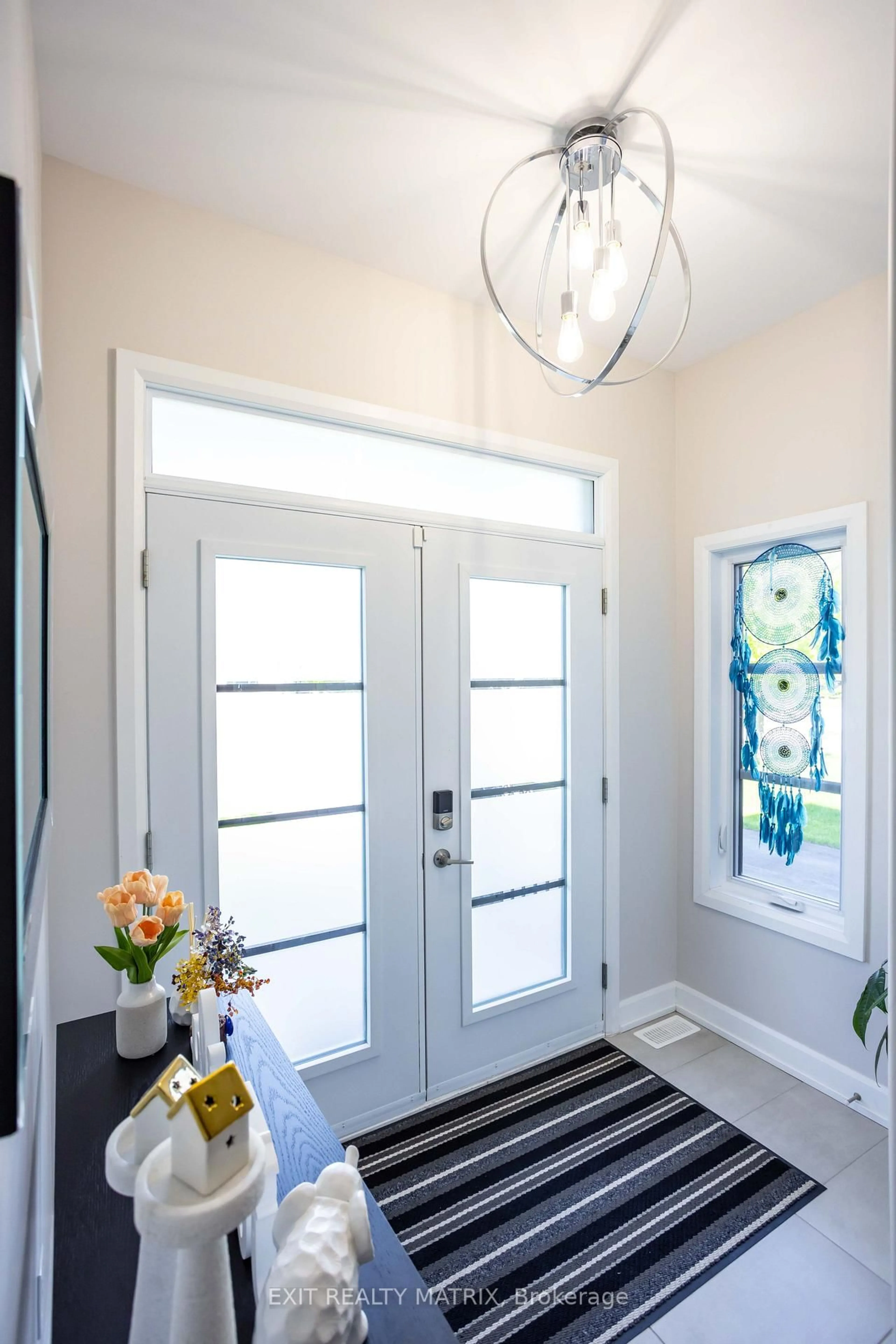 Indoor entryway for 431 Provence Ave, Russell Ontario K0A 1W0